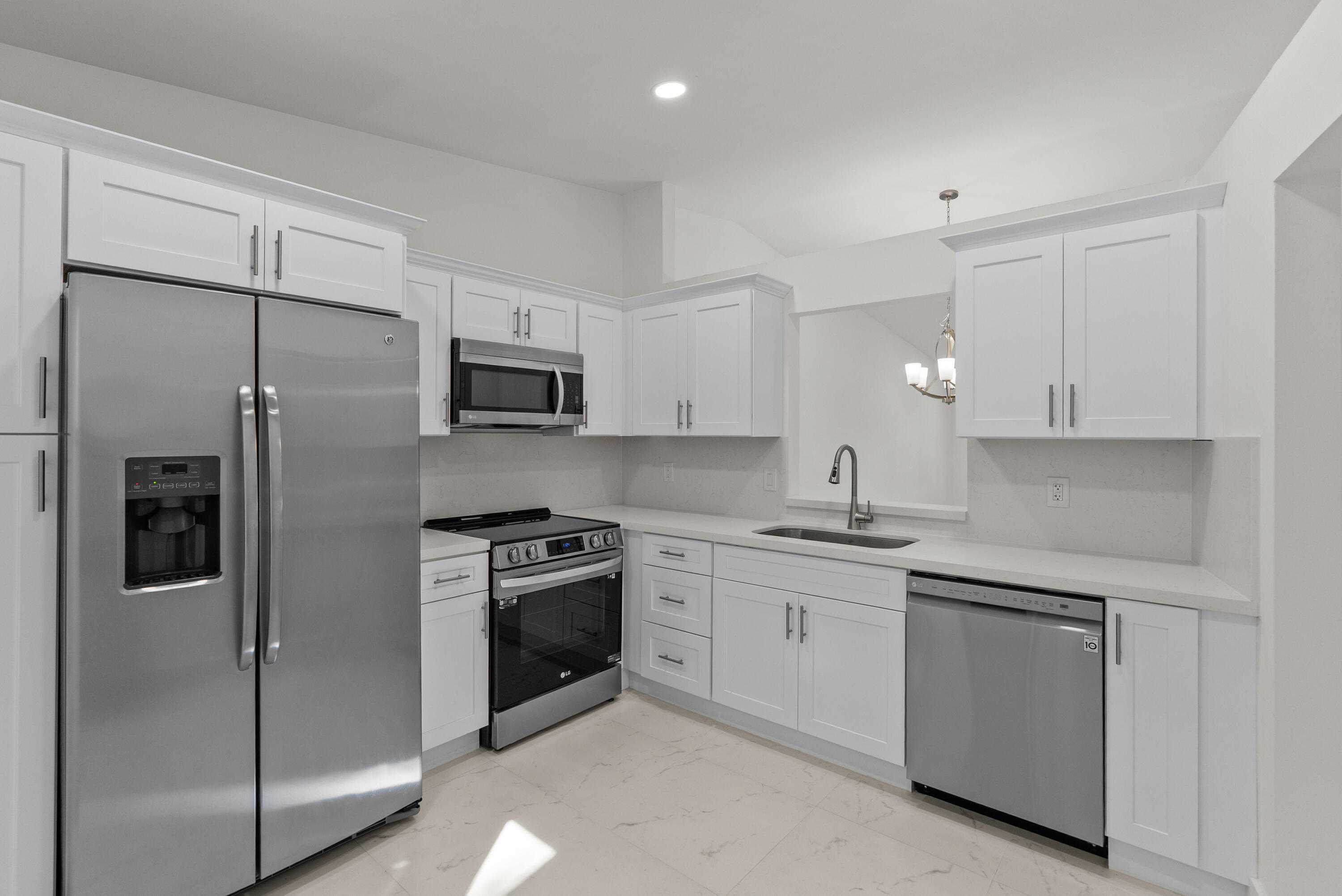 WHISPER WALK SEC C CONDO - Residential