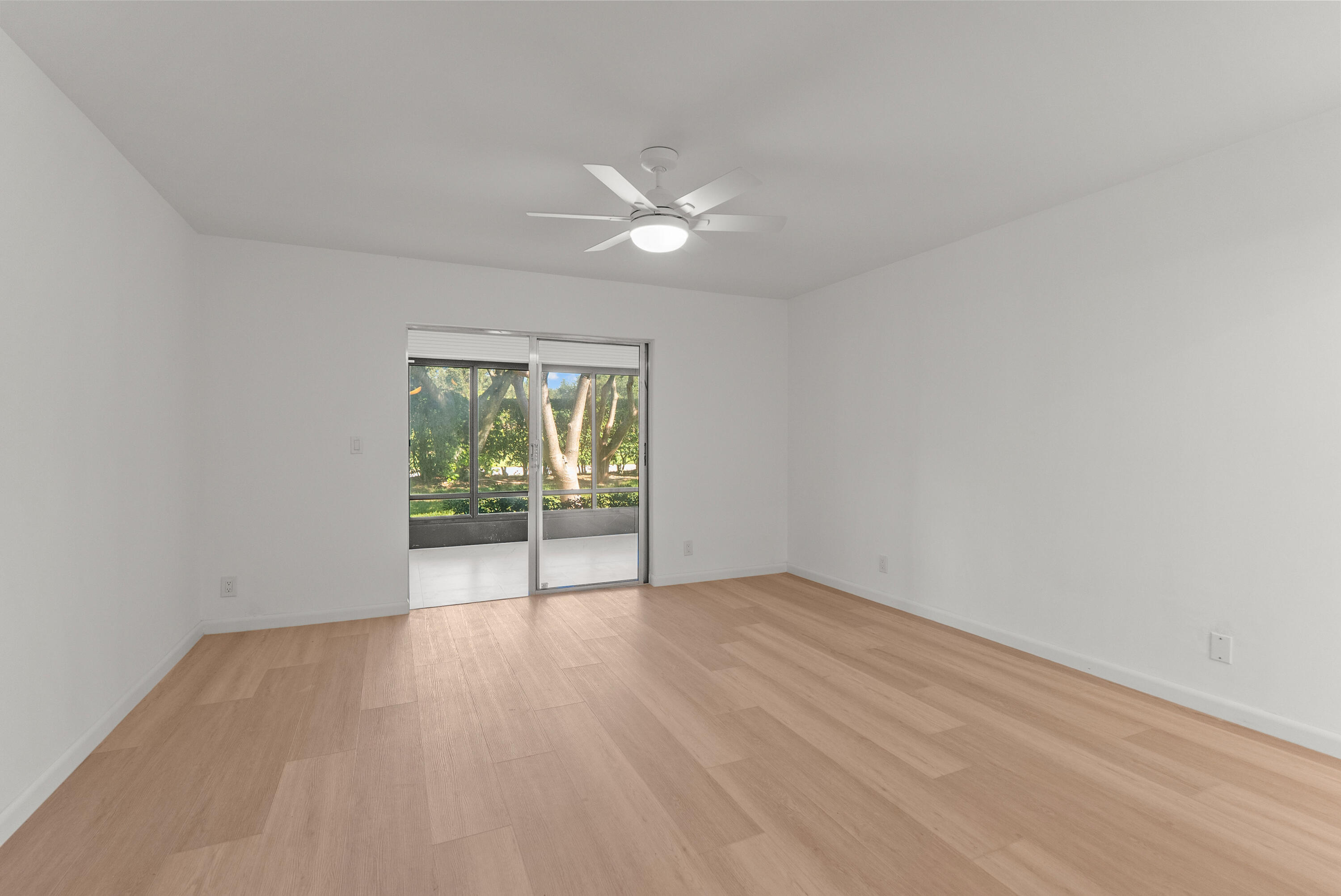 WHISPER WALK SEC C CONDO - Residential