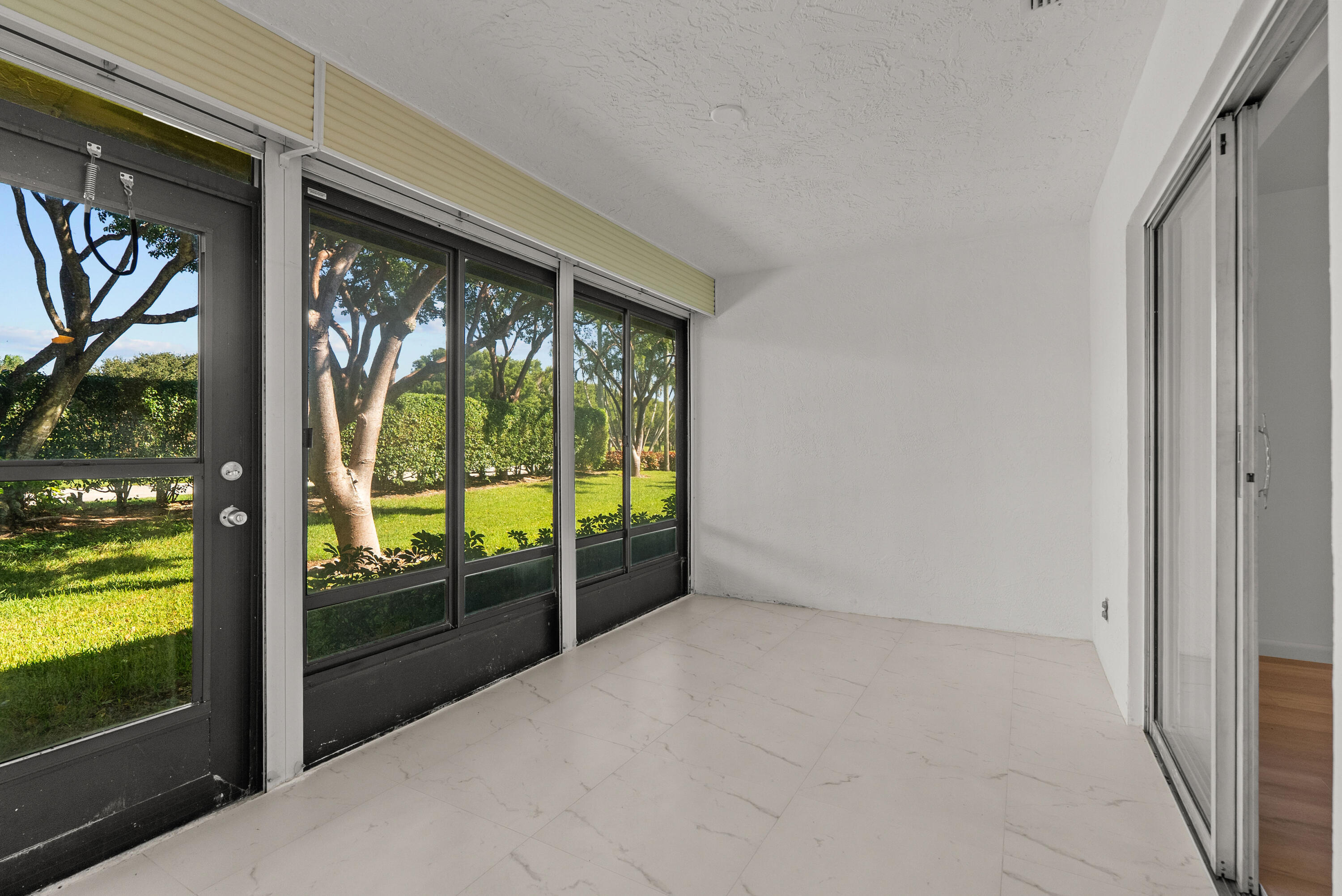 WHISPER WALK SEC C CONDO - Residential