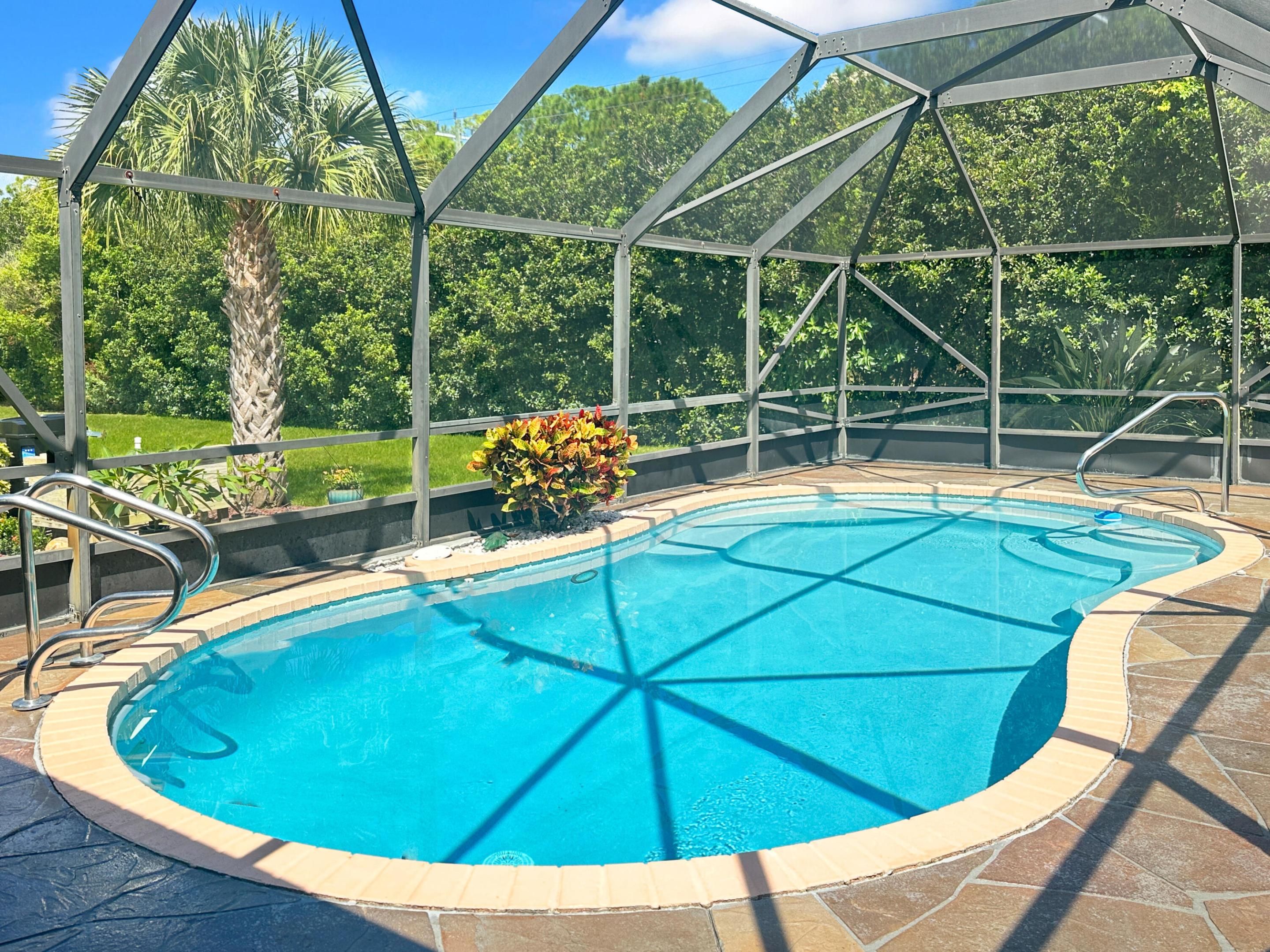 HOLIDAY PINES - Residential