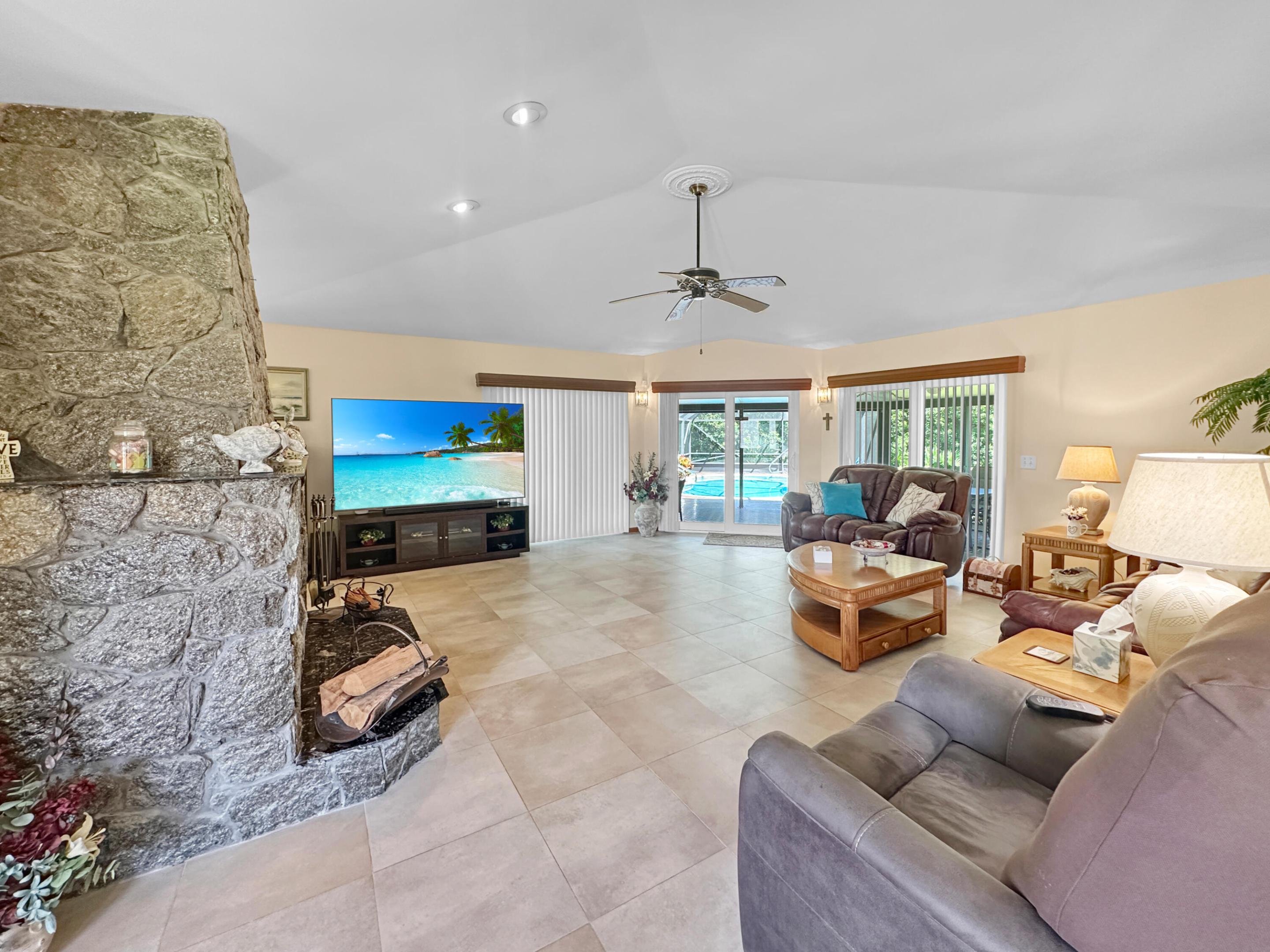 HOLIDAY PINES - Residential