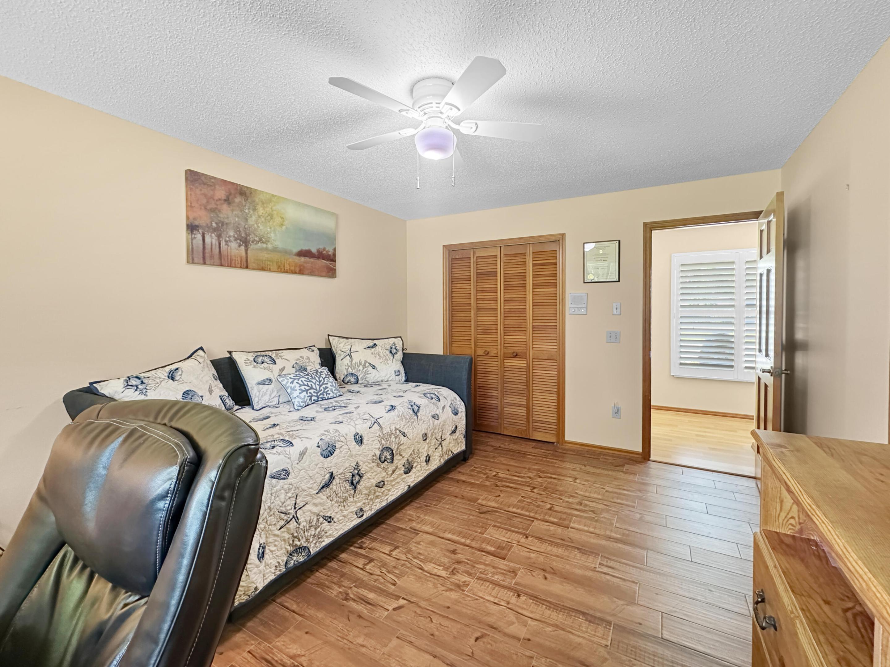 HOLIDAY PINES - Residential