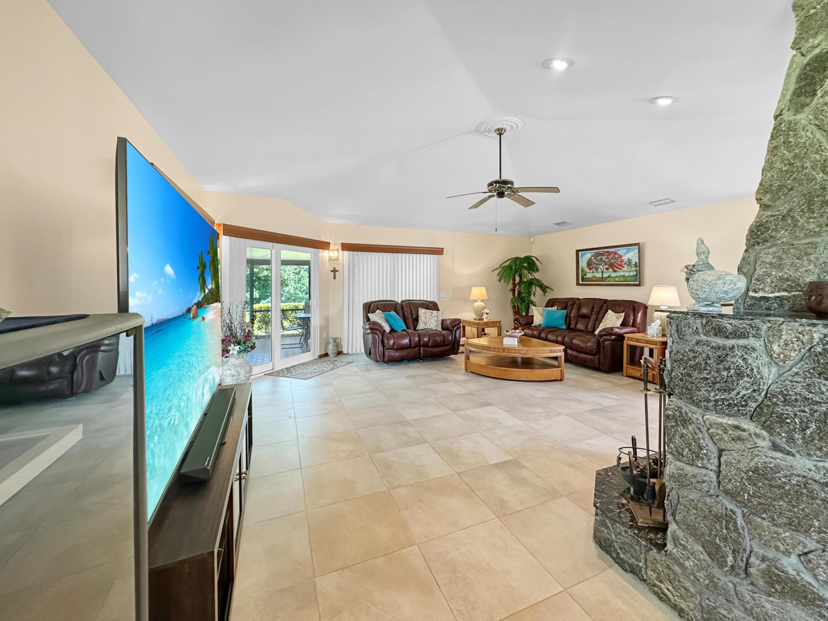 HOLIDAY PINES - Residential