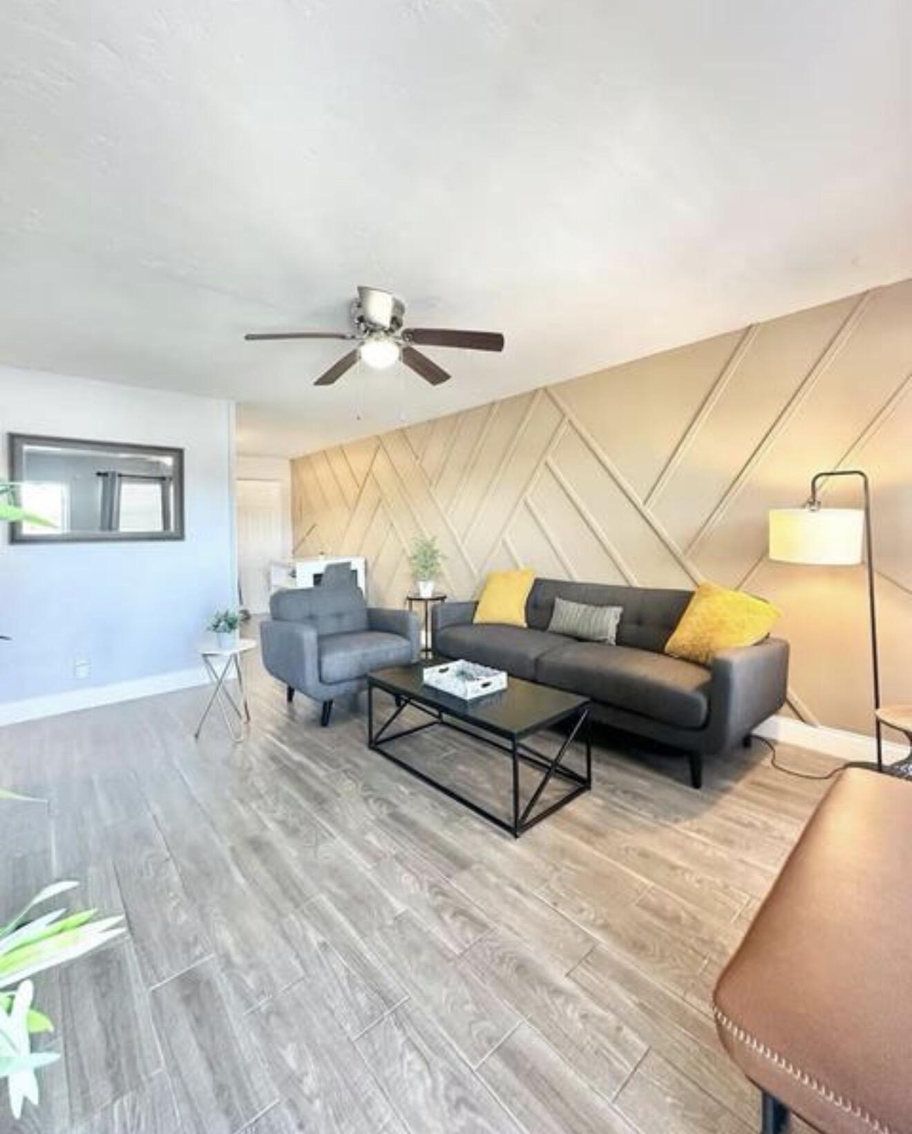 NORTH LAKE WORTH - Residential Income