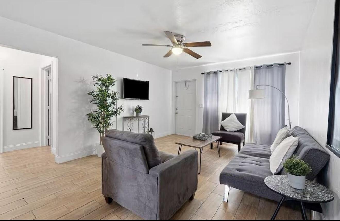 NORTH LAKE WORTH - Residential Income