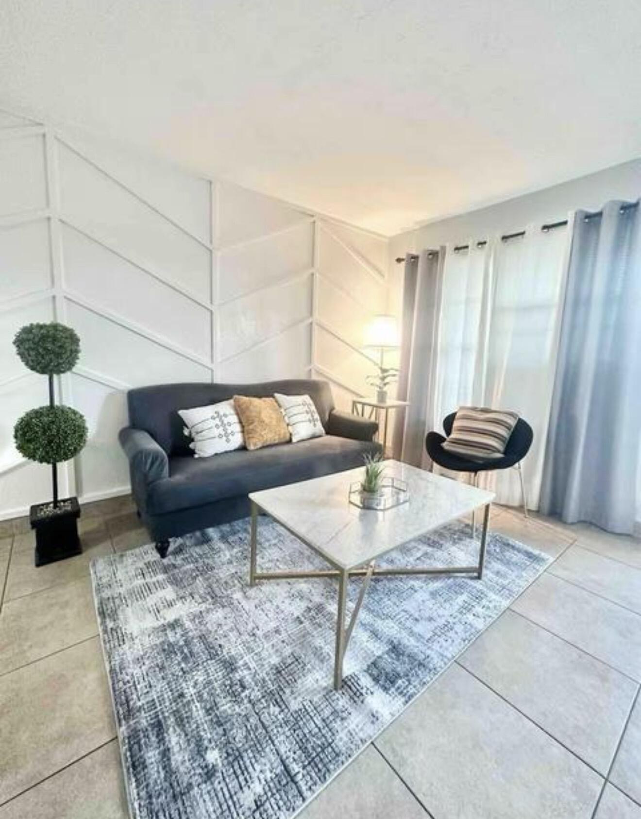 NORTH LAKE WORTH - Residential Income