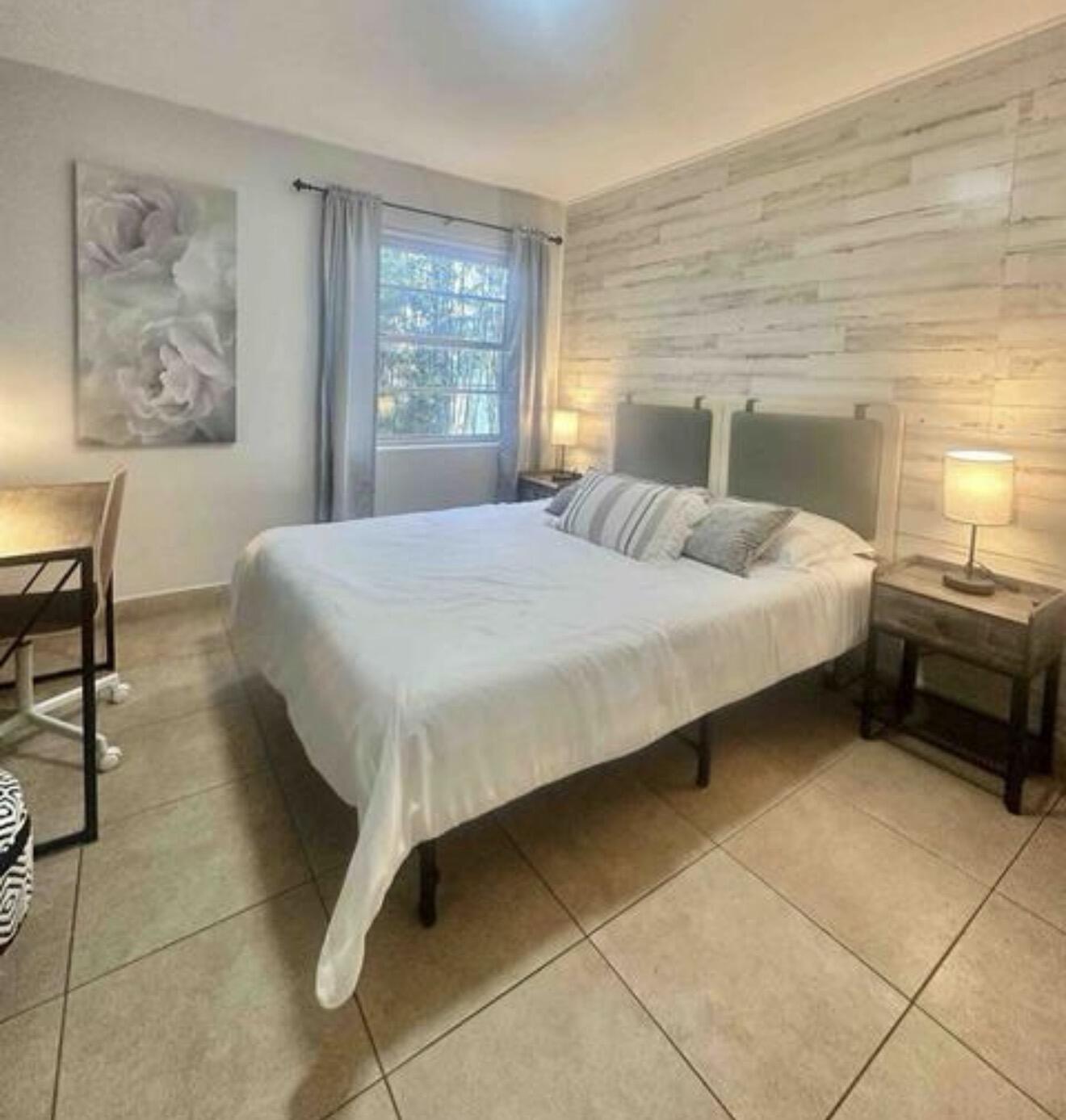 NORTH LAKE WORTH - Residential Income