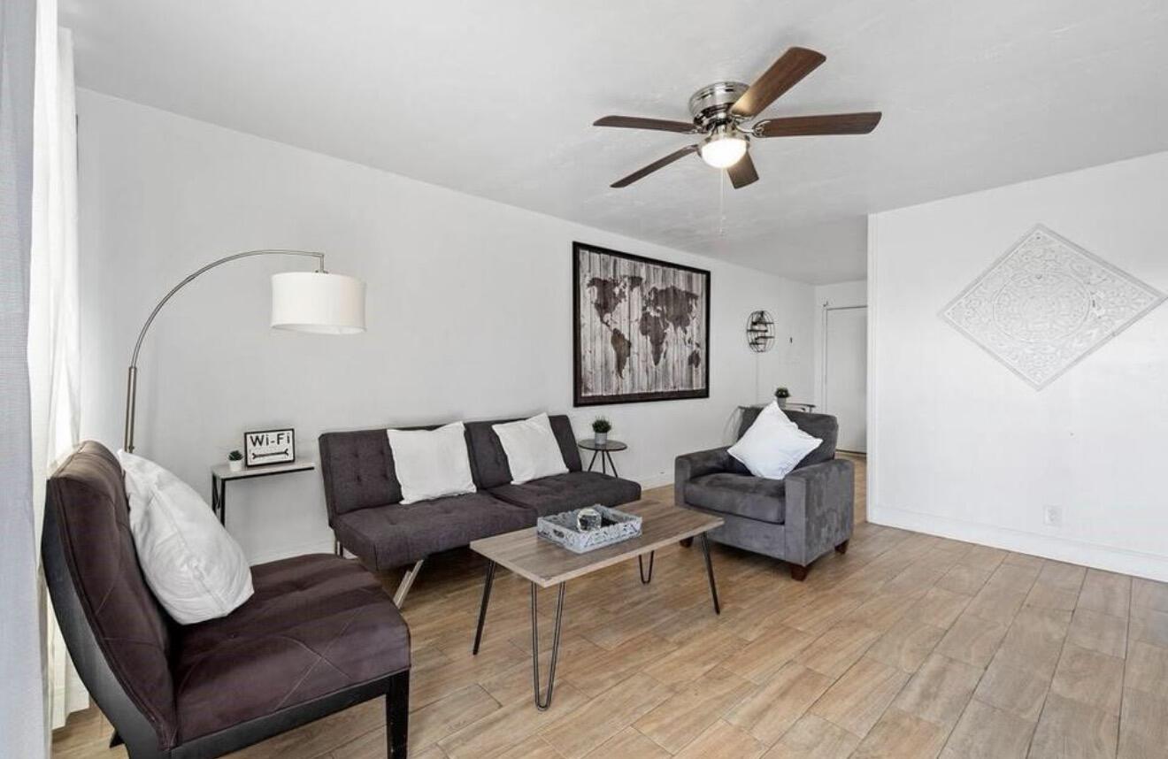 NORTH LAKE WORTH - Residential Income