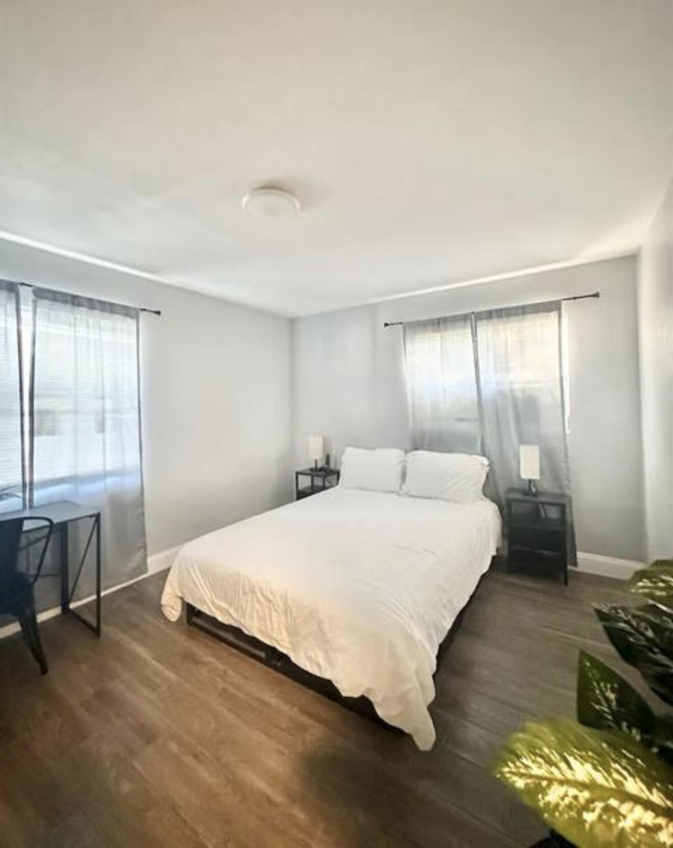 NORTH LAKE WORTH - Residential Income