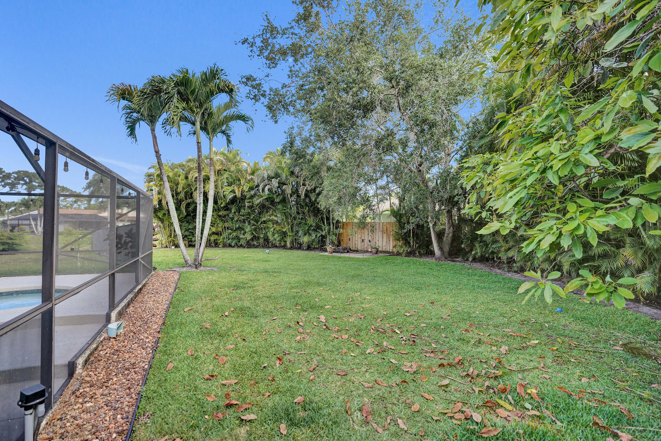 SUGAR POND MANOR OF WELLINGTON - Residential