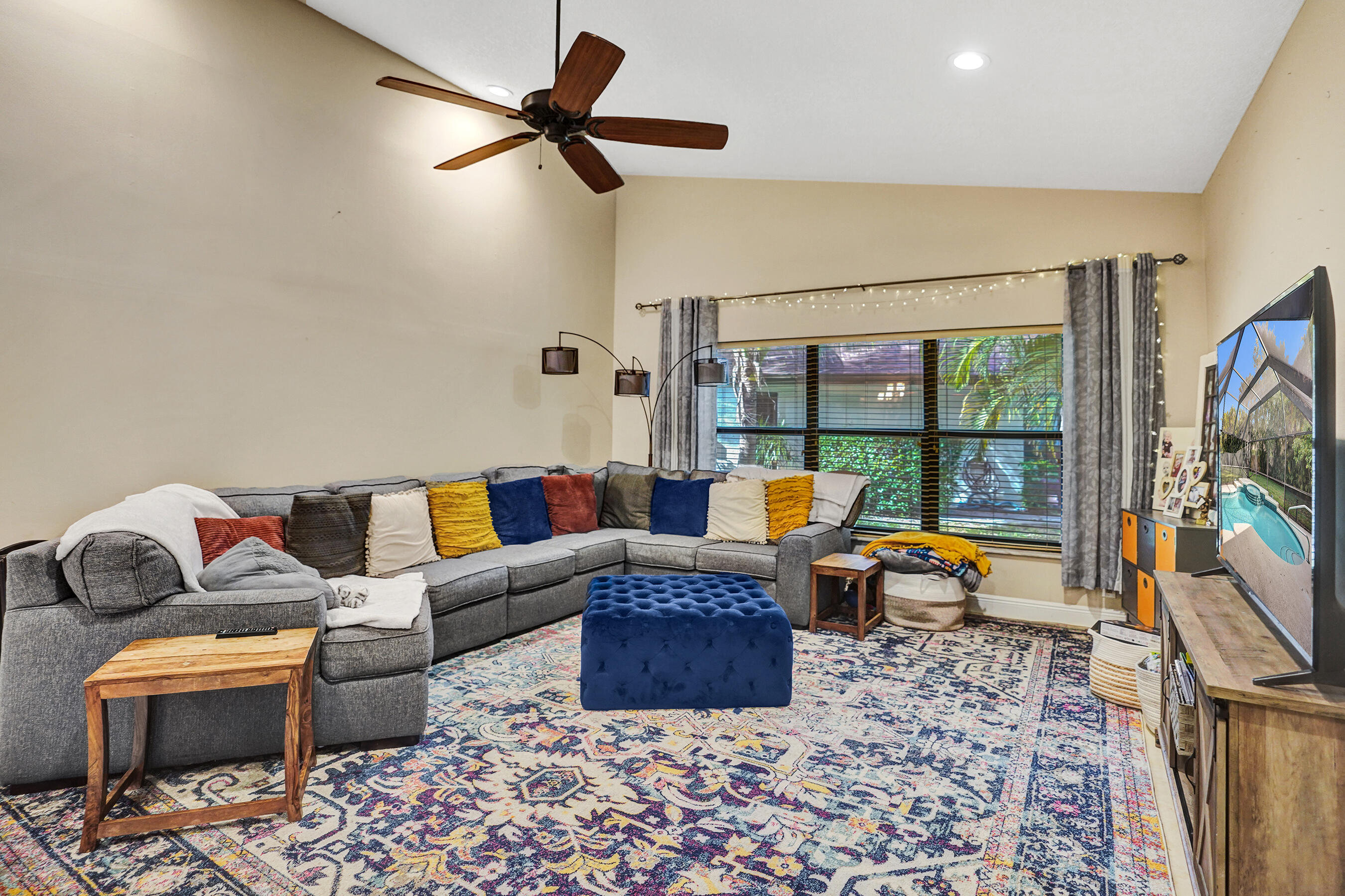 SUGAR POND MANOR OF WELLINGTON - Residential