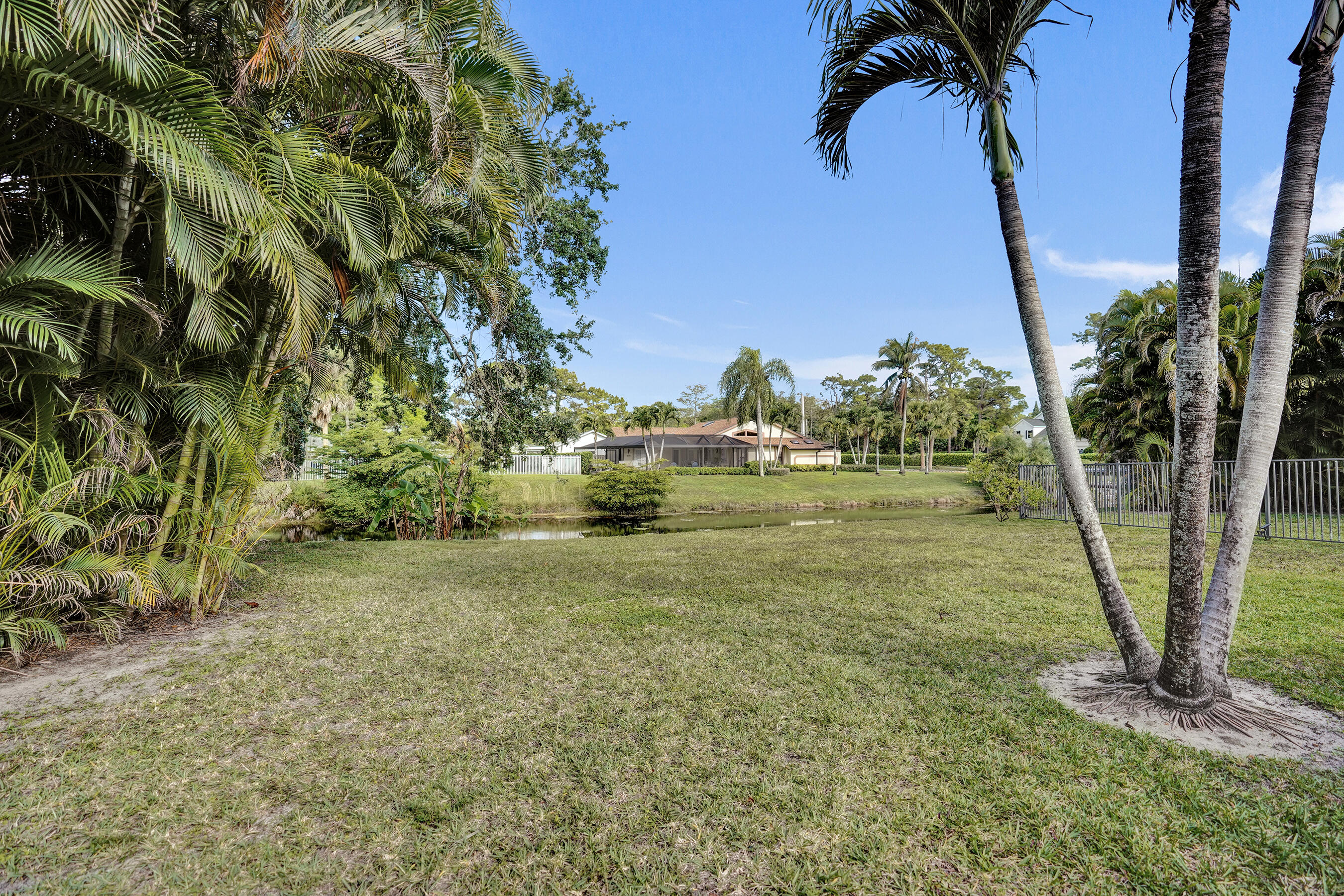 SUGAR POND MANOR OF WELLINGTON - Residential