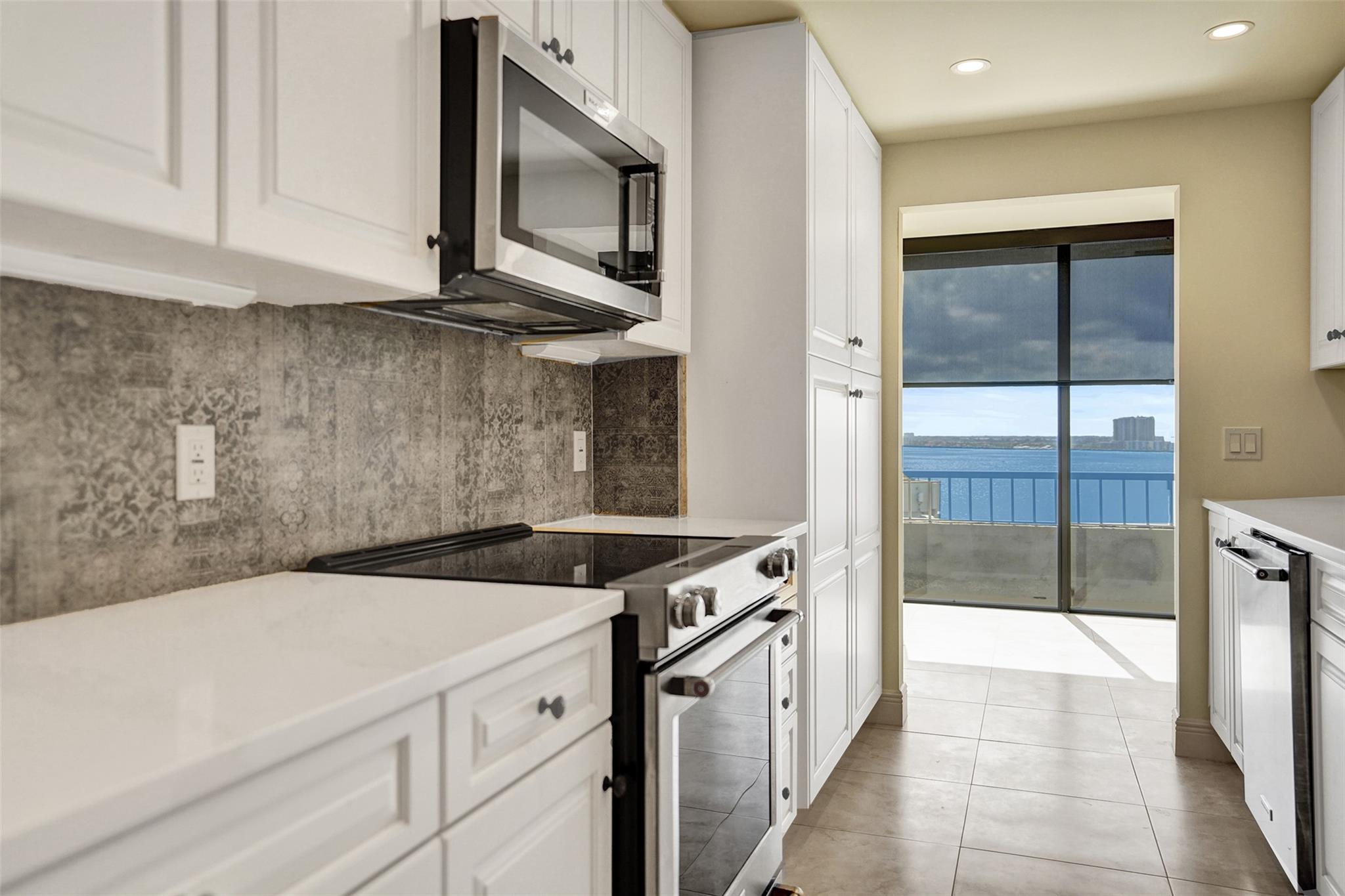 WATER GLADES CONDO - Residential Lease