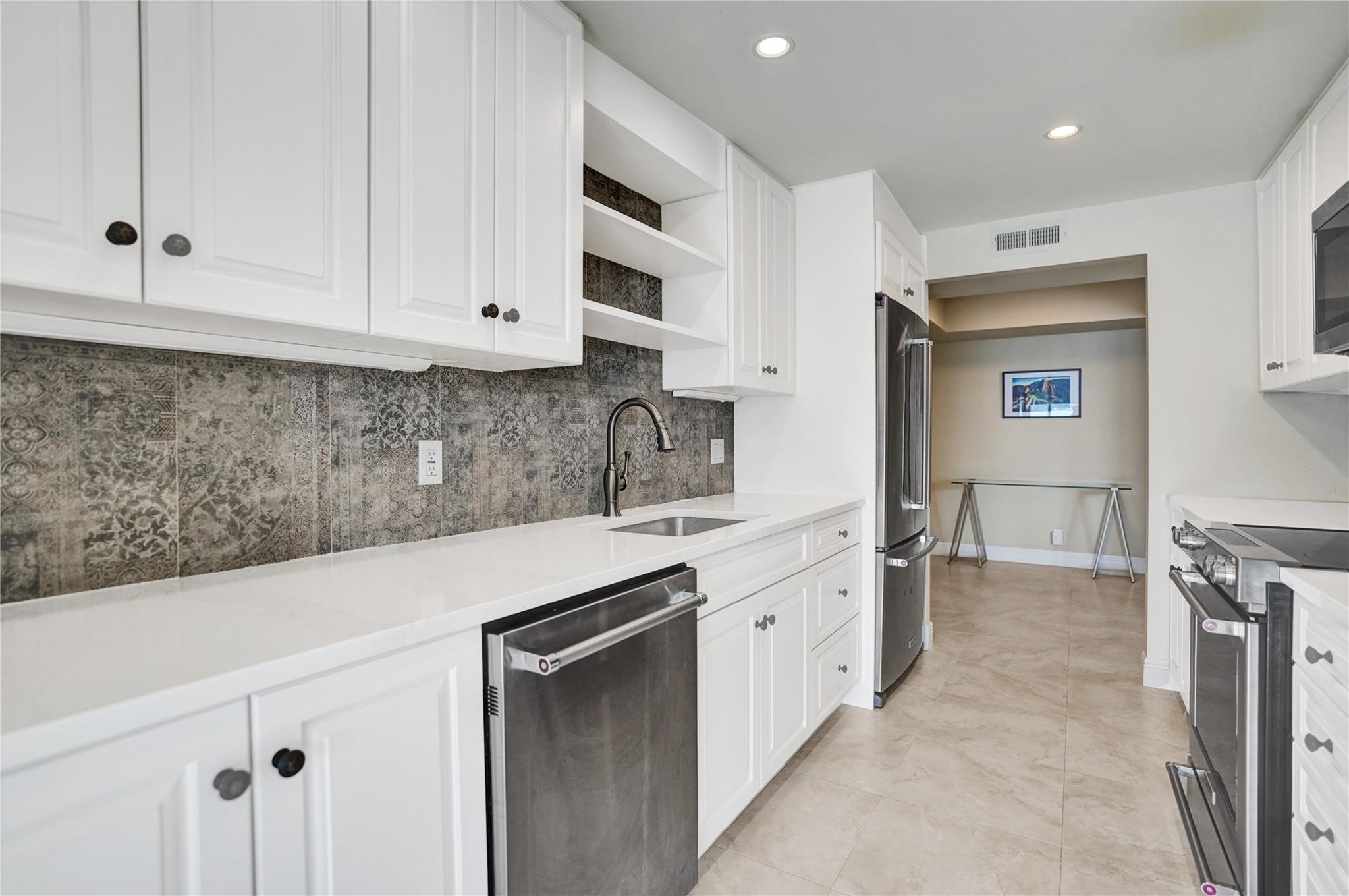 WATER GLADES CONDO - Residential Lease