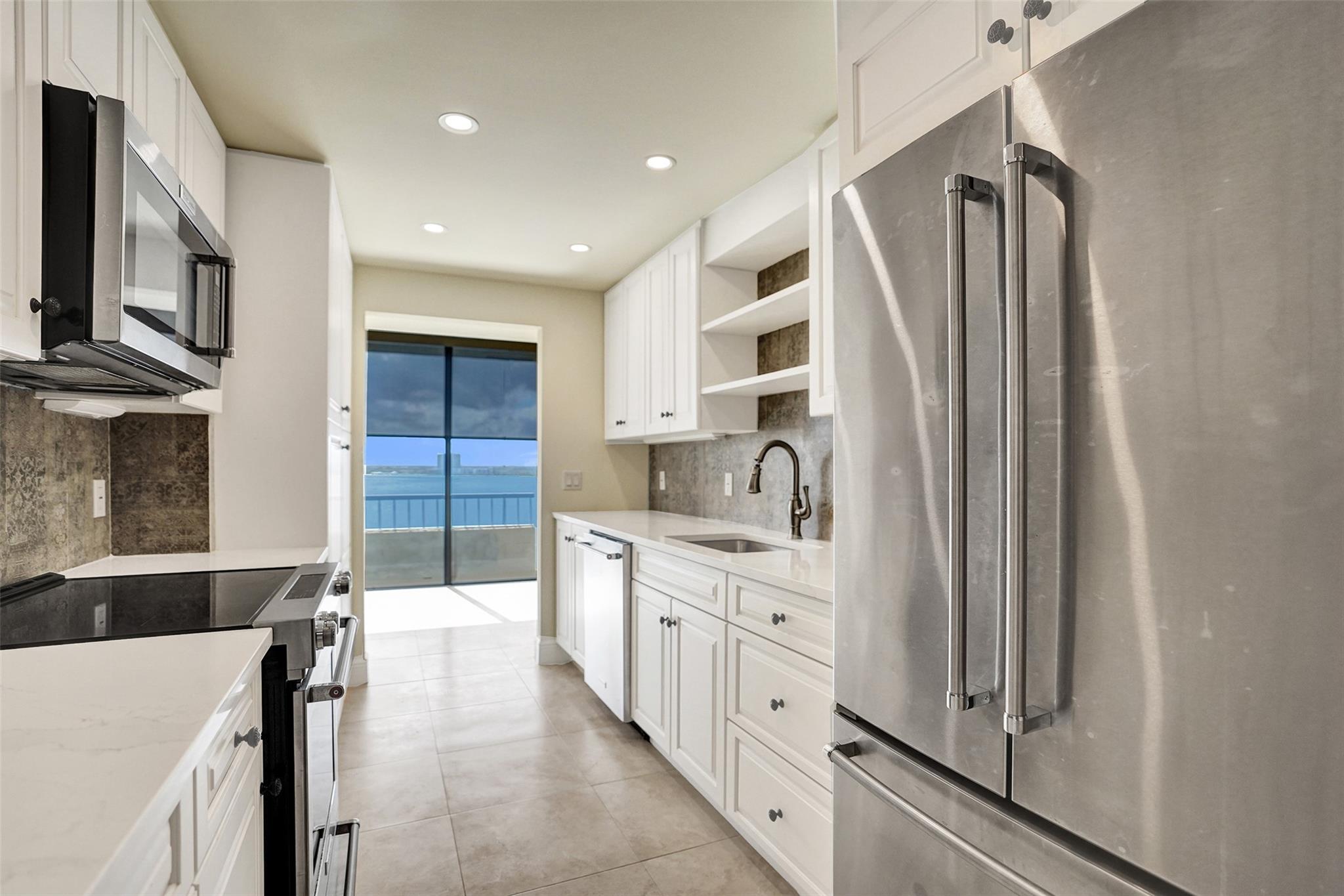 WATER GLADES CONDO - Residential Lease