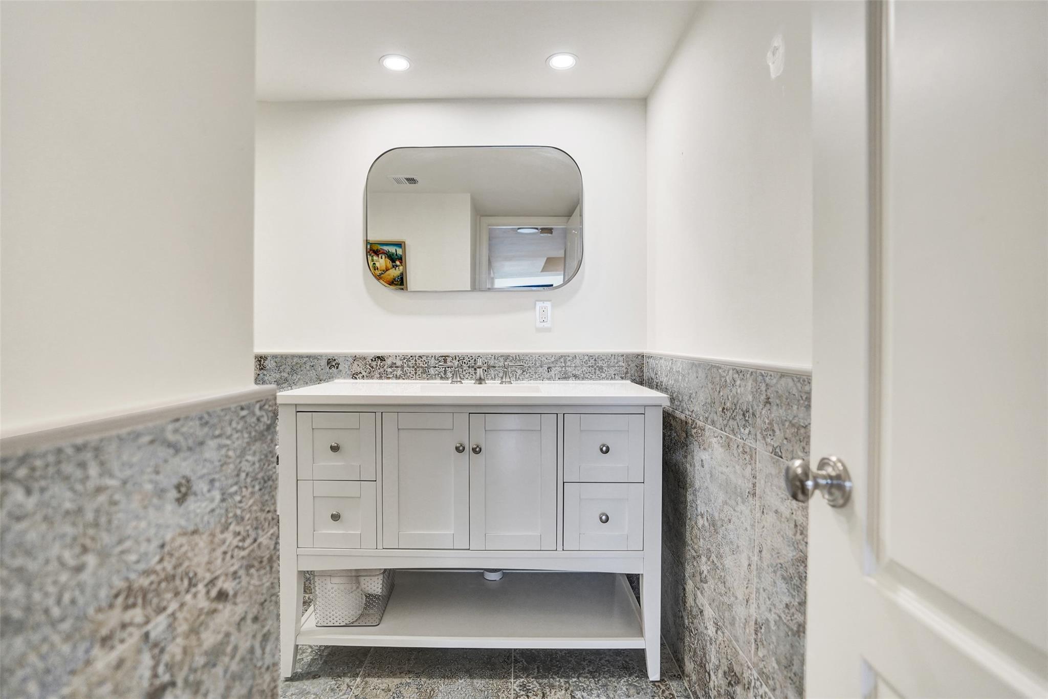 WATER GLADES CONDO - Residential Lease