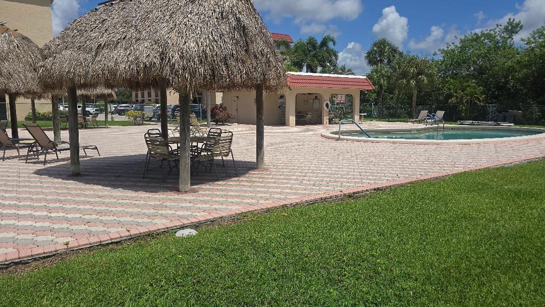 HOLIDAY SPRINGS VILLAGE - Residential