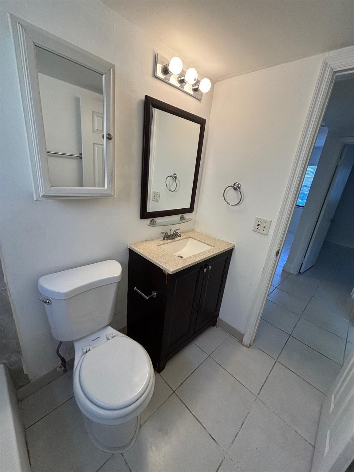 El Sol At Main Street Con - Residential Lease