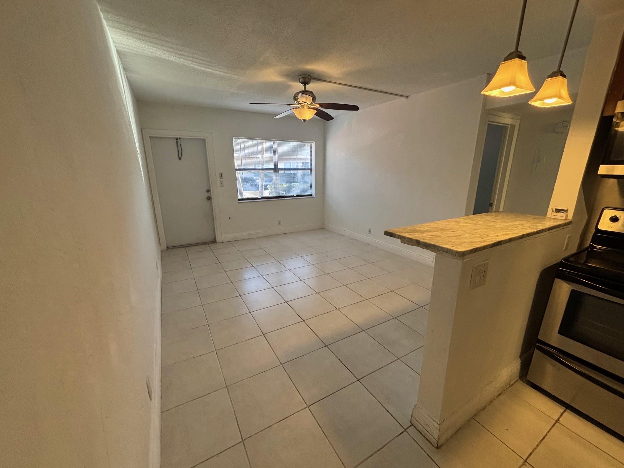 El Sol At Main Street Con - Residential Lease