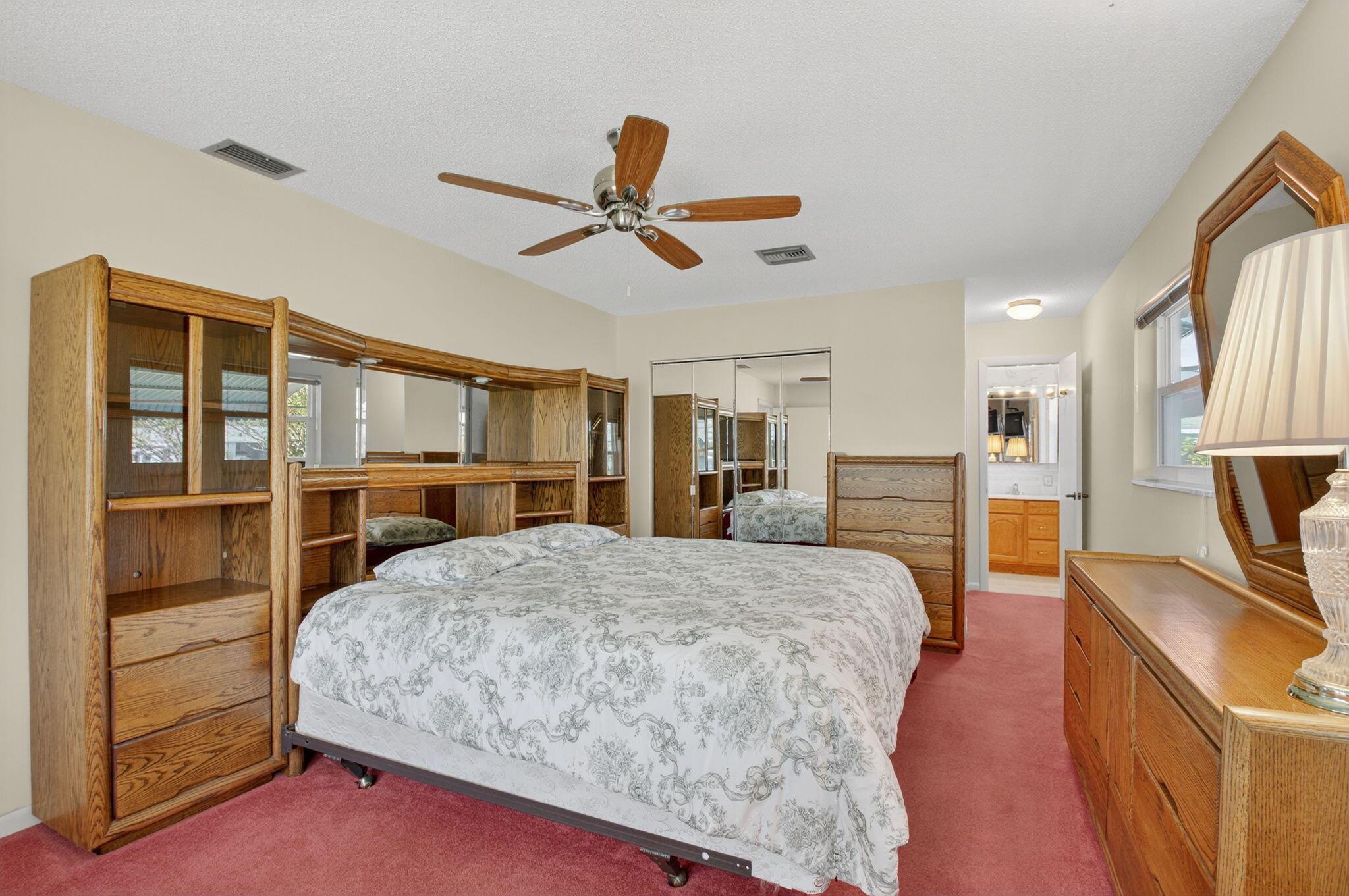 COUNTRY MANORS - Residential