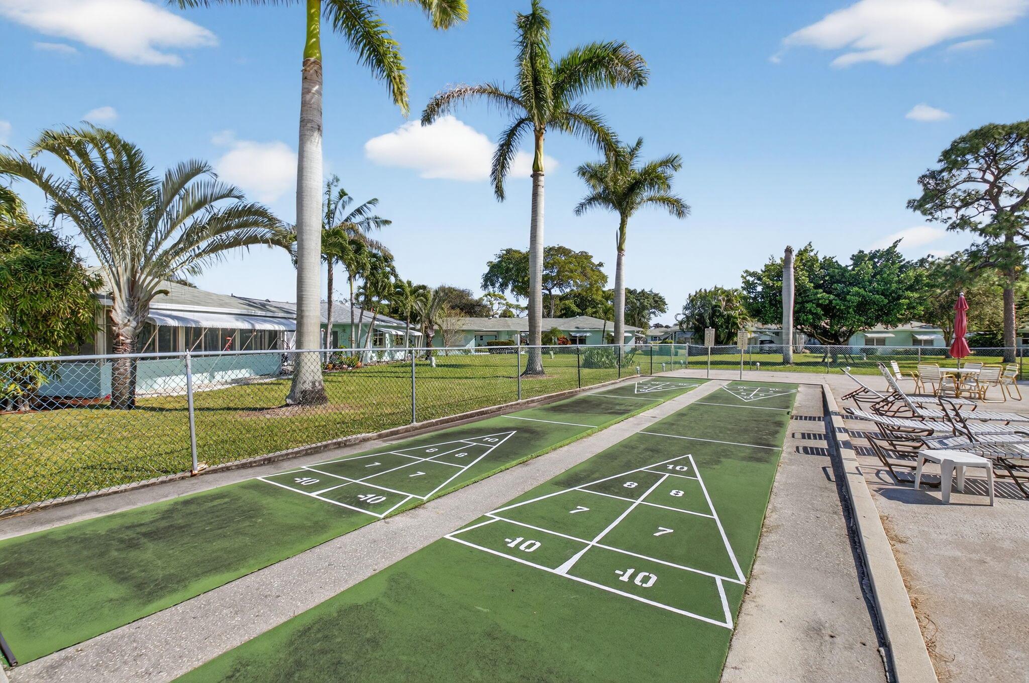 COUNTRY MANORS - Residential