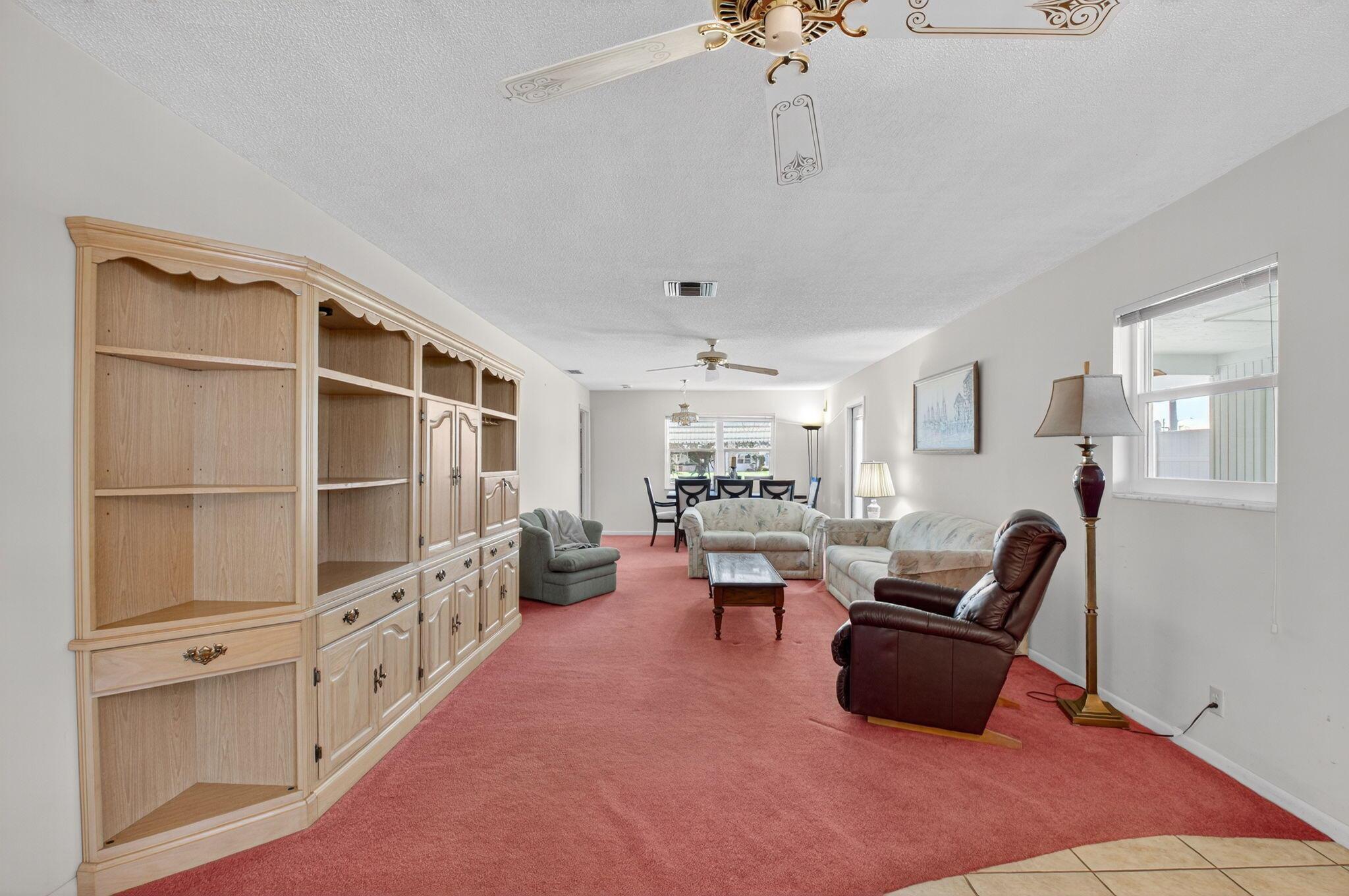 COUNTRY MANORS - Residential