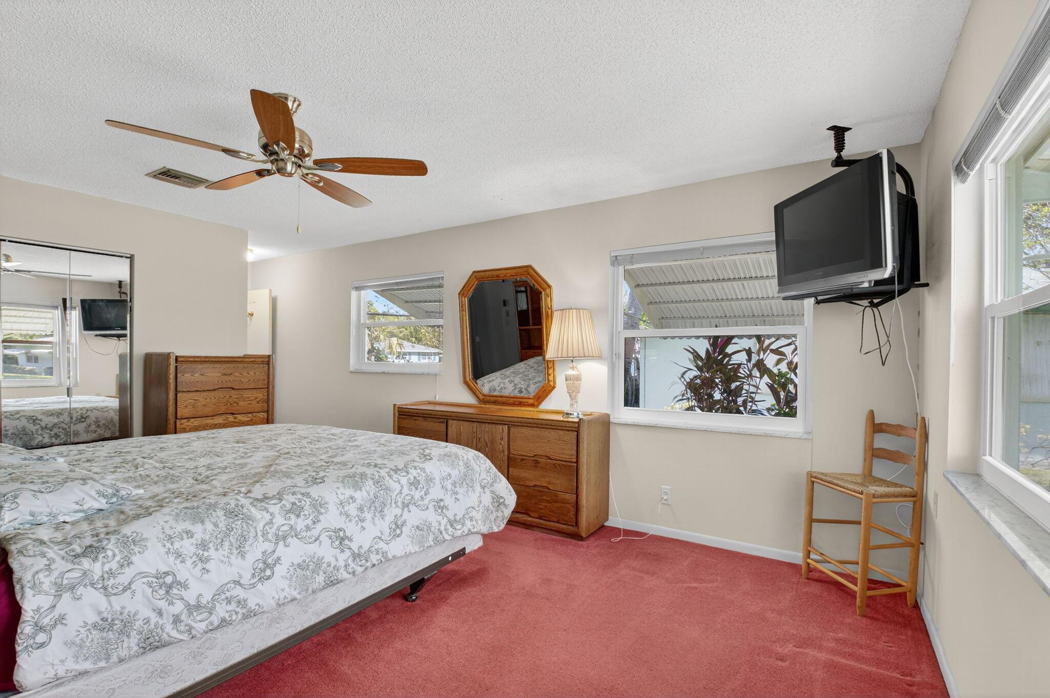 COUNTRY MANORS - Residential