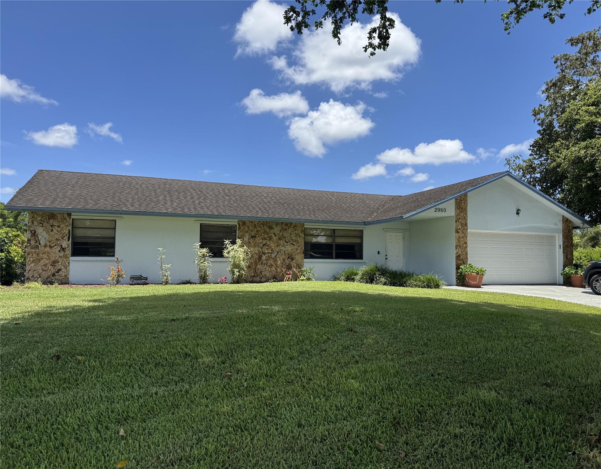 $899,000!! HURRY! WEST DAVIE'S HORSE COUNTRY! WONDERFUL ACRE HOME NESTLED IN A PRIVATE CUL-DE-SAC! LARGE LIVING & FORMAL DINING ROOMS, LARGE ISLAND KITCHEN OPENS TO FAMILY ROOM ALL WITH VAULTED CEILINGS, EASY TO CREATE OPEN CONCEPT LIVING! LARGE MASTER WITH WALK IN + ADD'L WALL CLOSET. FRENCH DOORS OPEN TO LARGE COVERED PATIO WITH WHITE ALUMINUM COLUMNS. HEATED POOL/SPA! NEW SEPTIC IN 2022. MANICURED DEEP YARD HAS ROOM FOR BIG TOYS, HORSES, GARDENS & HOSTING FAMILY GATHERINGS! ENJOY LOTS OF NATURE ON PRIVATE CANAL! SPRINKLER SYSTEM IS CANAL FED SO NO RUST! EXCELLENT SCHOOLS: COUNTRY ISLES IN WESTON! EASY ACCESS TO DAVIE'S RECREATIONAL TRAIL SYSTEM, VISTA VIEW PARK, I-75, 595, WESTON'S TOWN CENTER, SAWGRASS MALL, CLEVELAND CLINIC, HOUSES OF WORSHIP, AMERICAN HERITAGE, ETC. ALL MINUTES AWAY.
