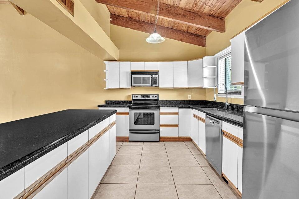 2438 Southridge Road