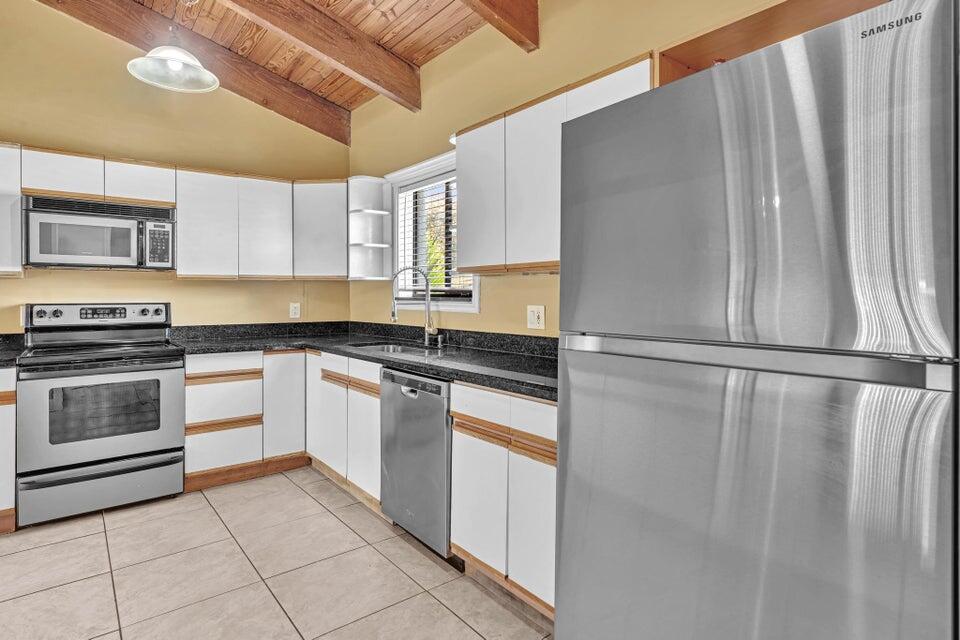 2438 Southridge Road