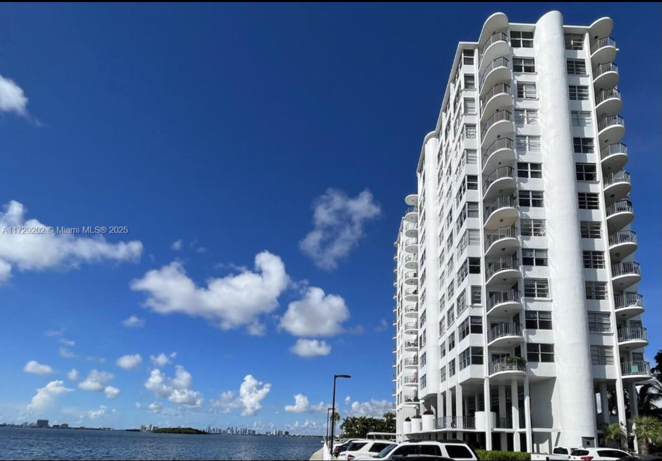 11930 N Bayshore Drive Ph10