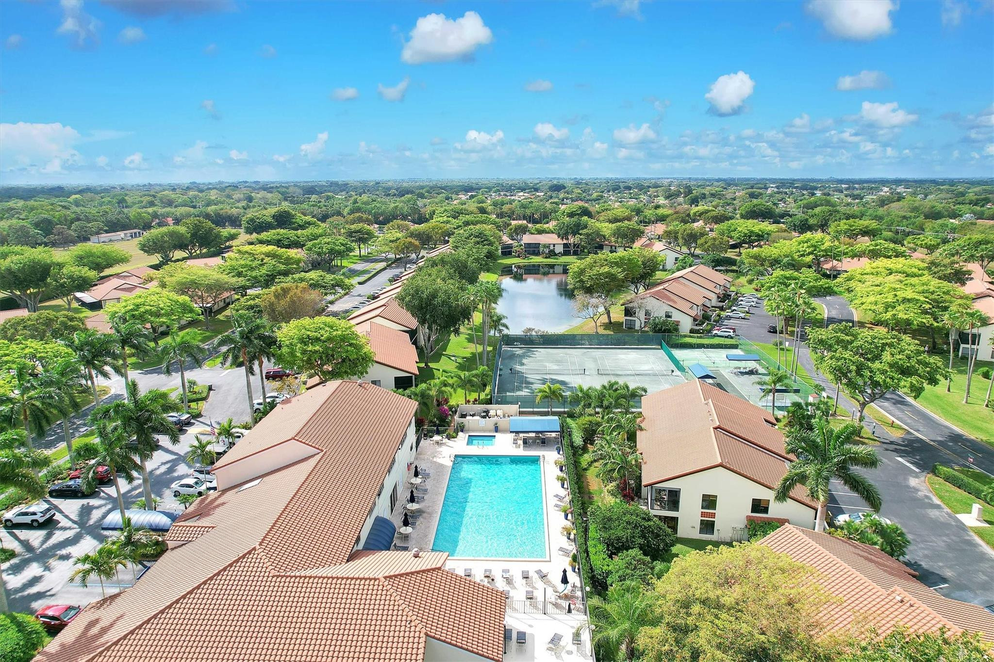 PALM CHASE - Residential