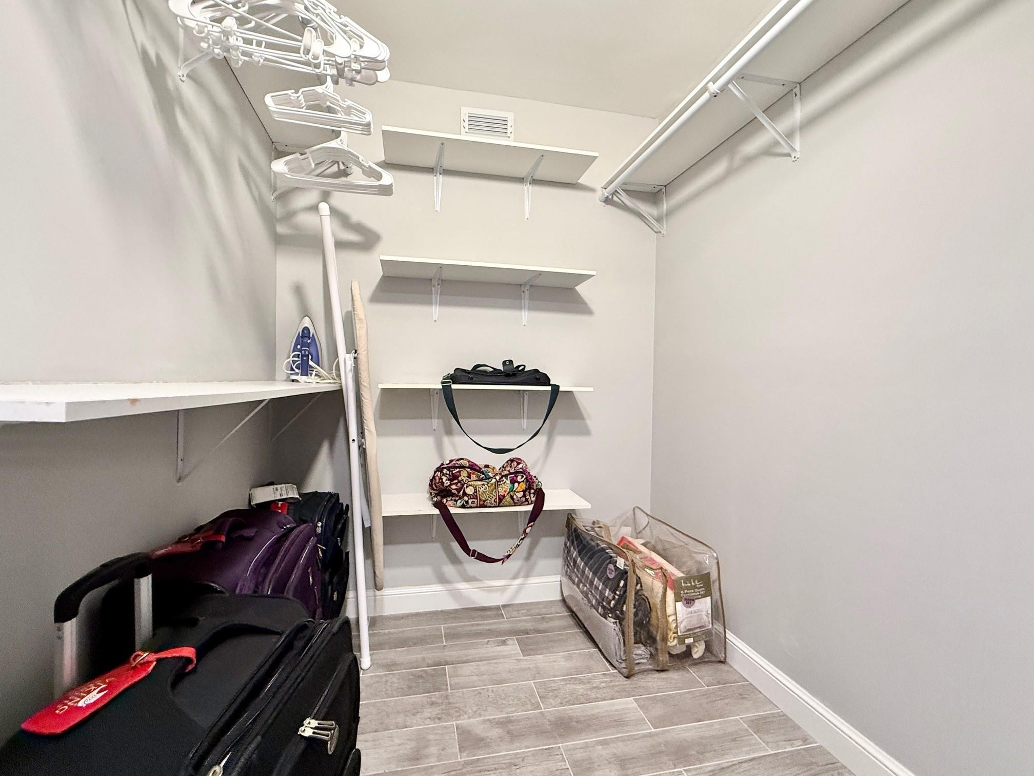 PALM CHASE - Residential