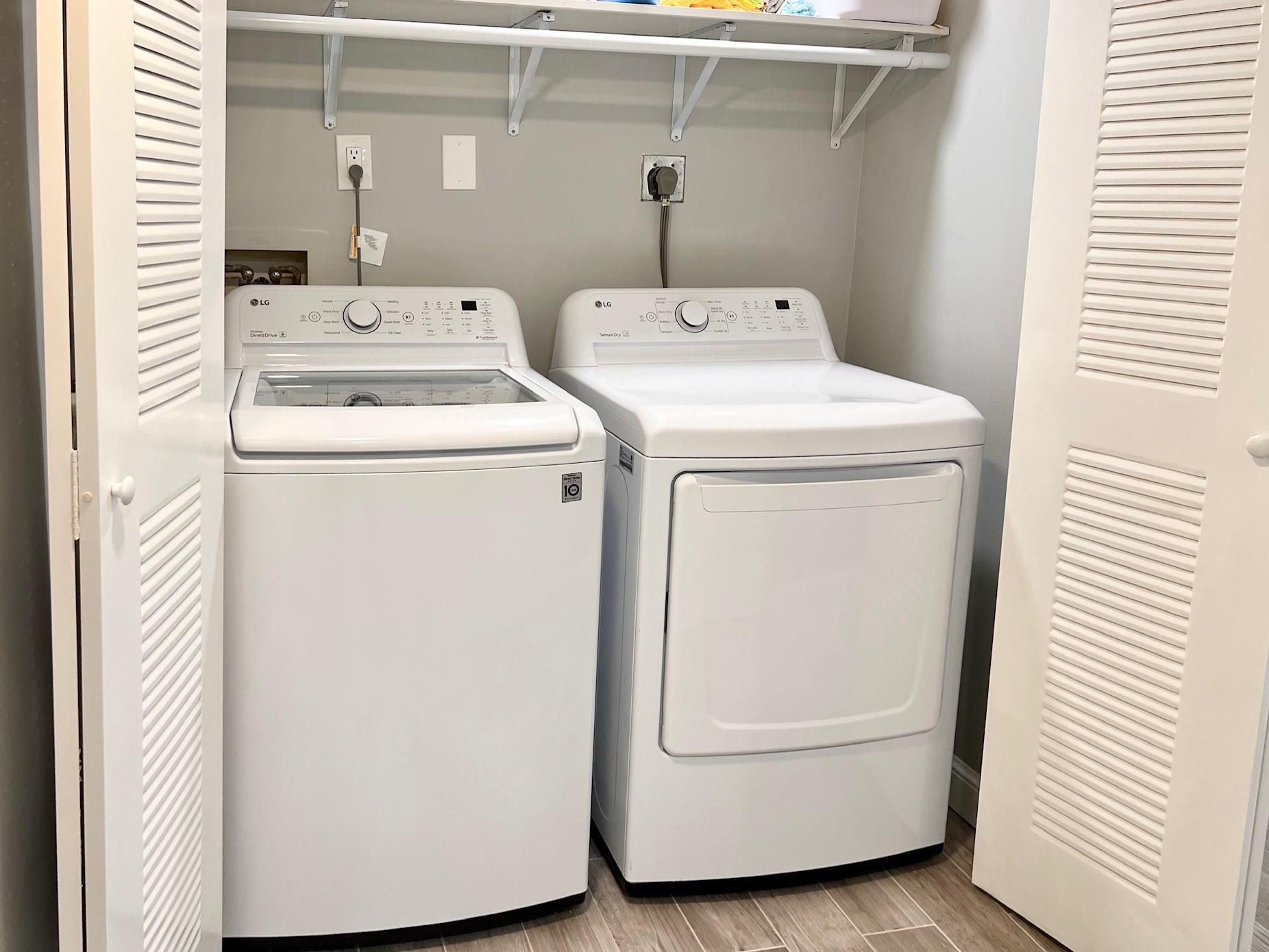 PALM CHASE - Residential