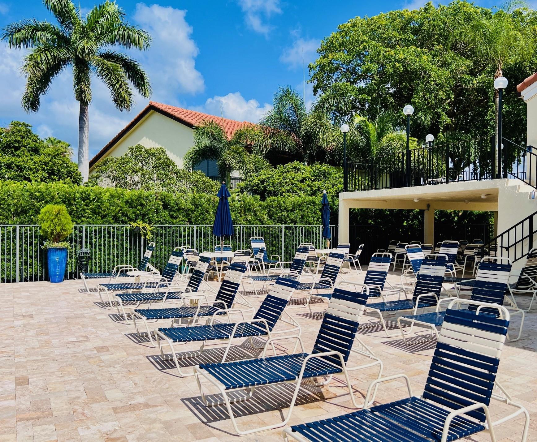 PALM CHASE - Residential