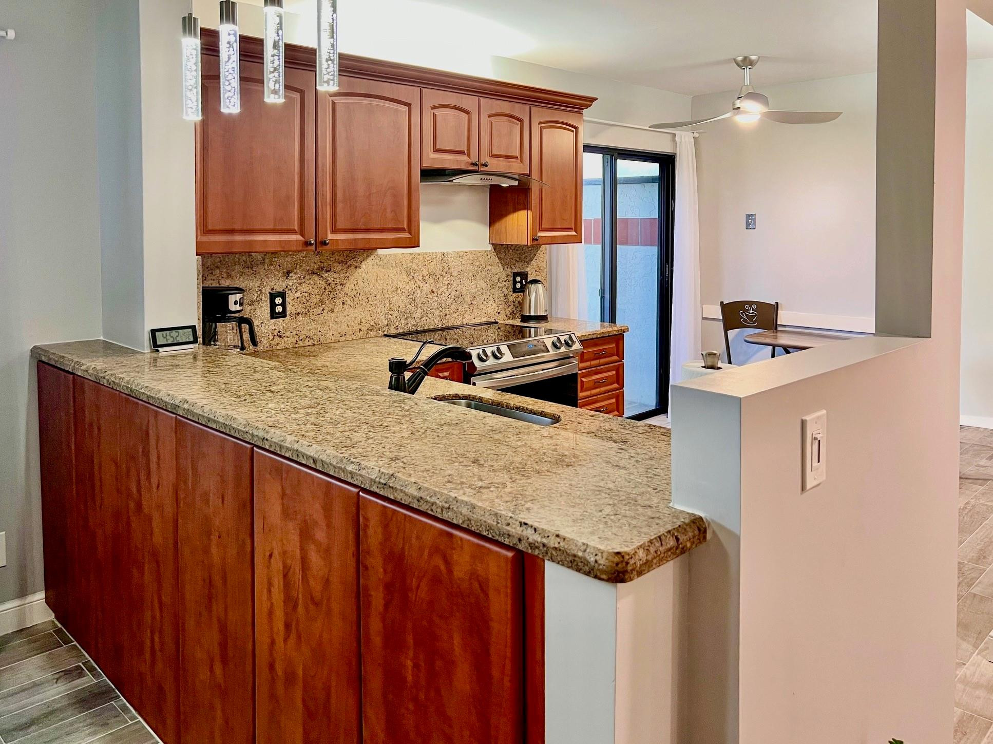 PALM CHASE - Residential