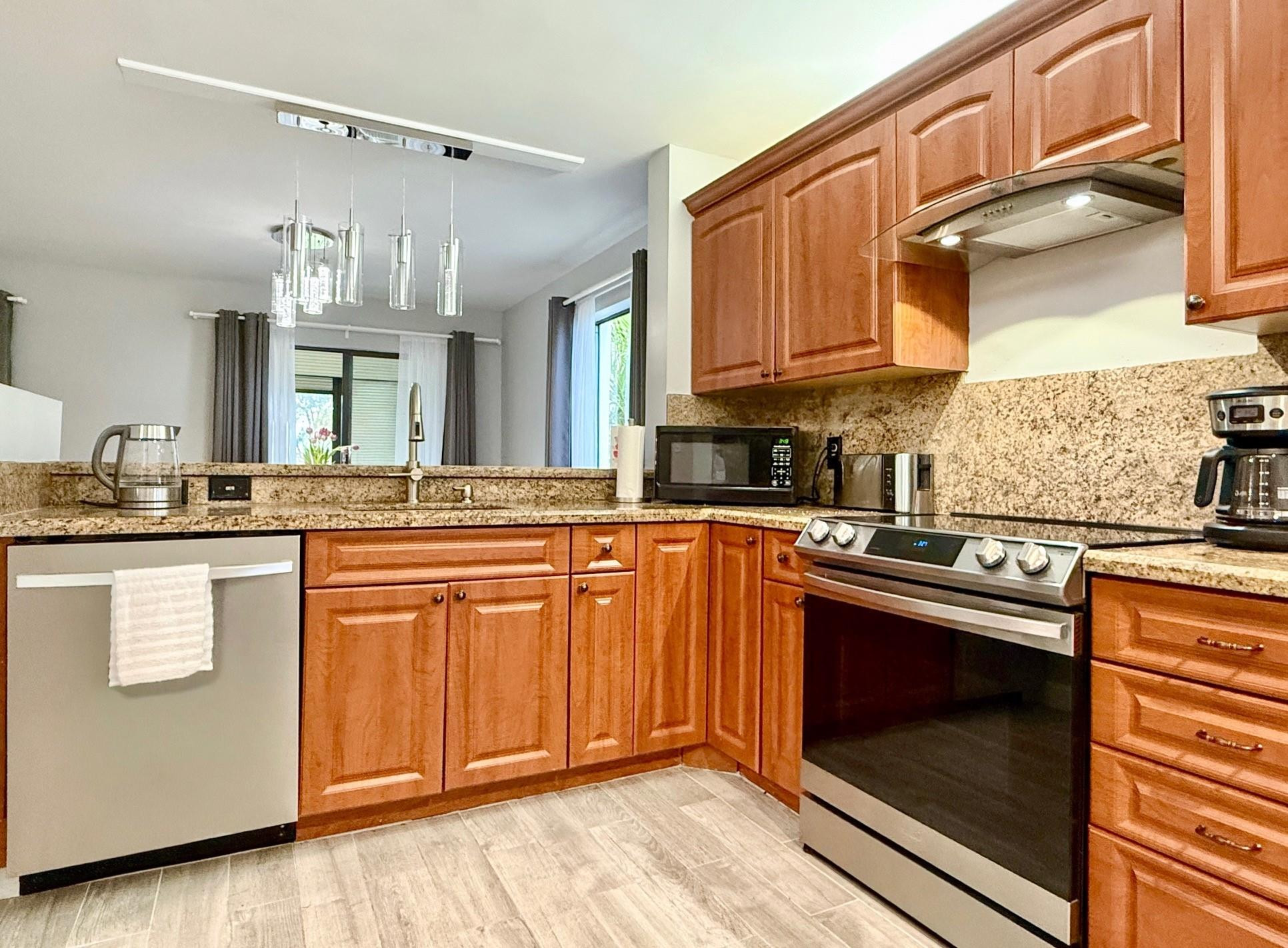 PALM CHASE - Residential