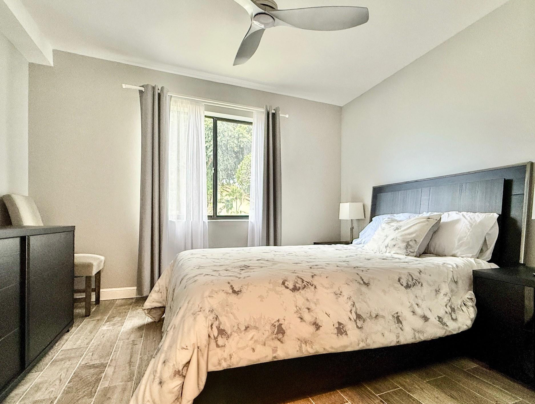 PALM CHASE - Residential