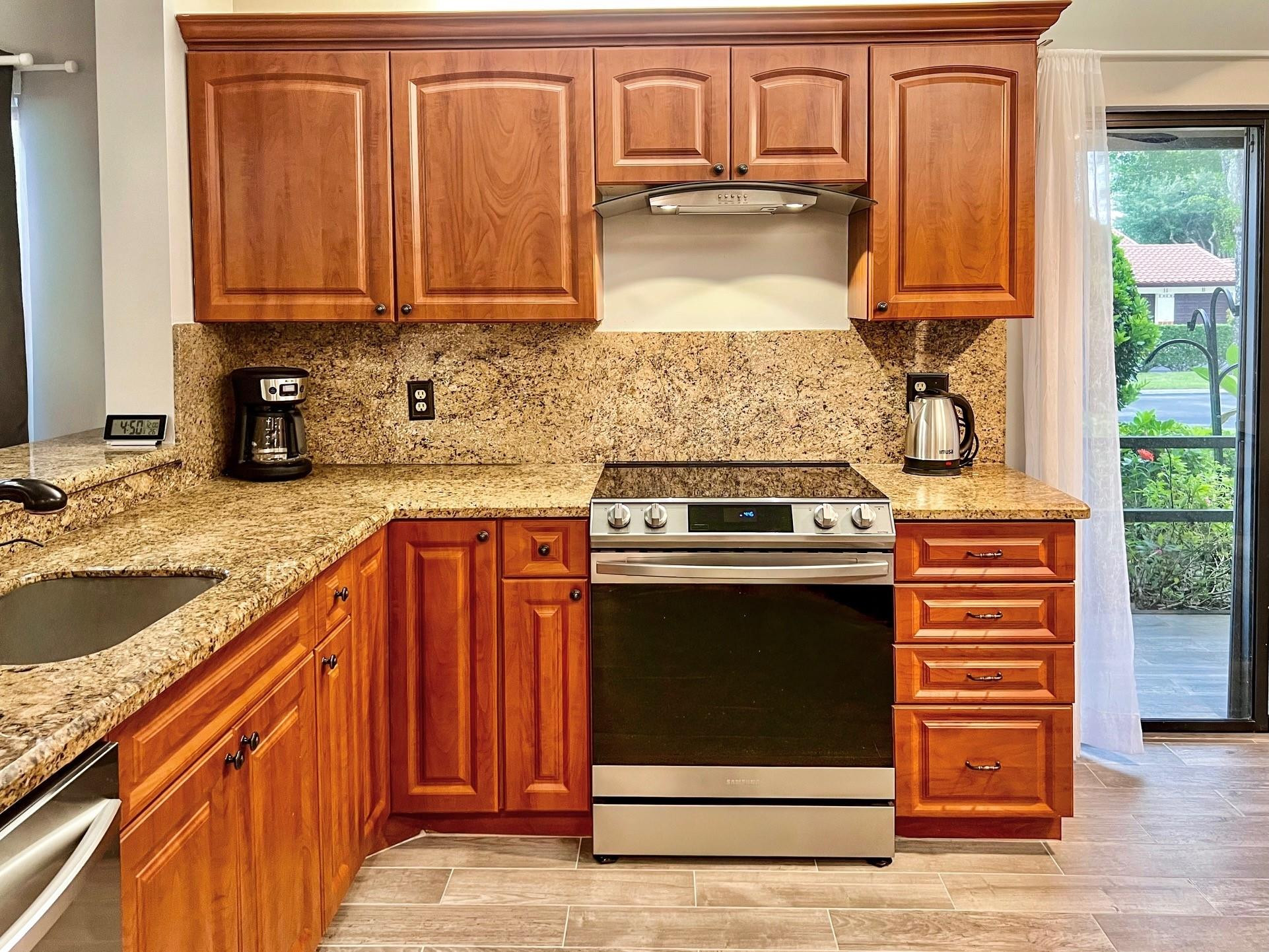 PALM CHASE - Residential