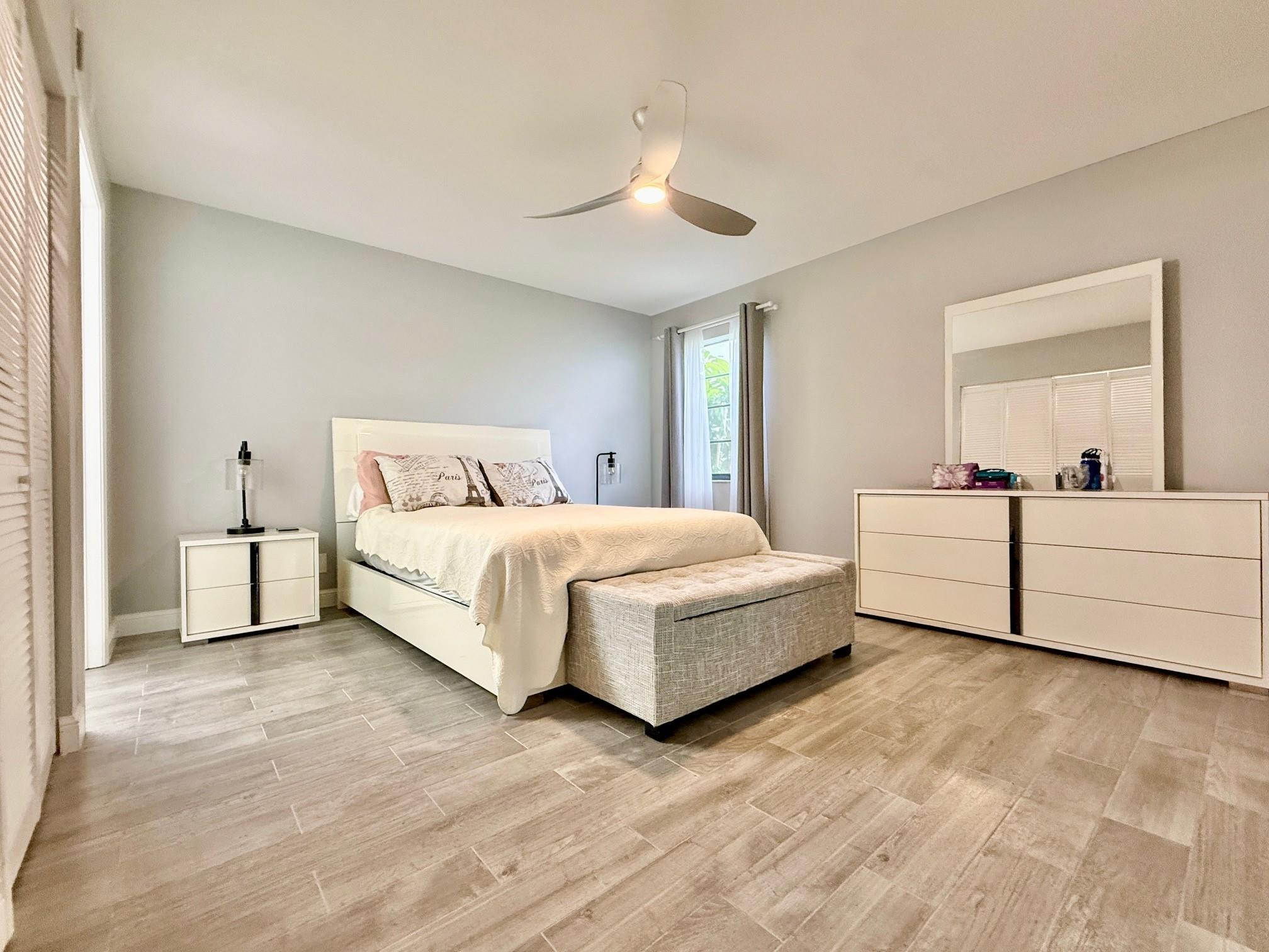 PALM CHASE - Residential