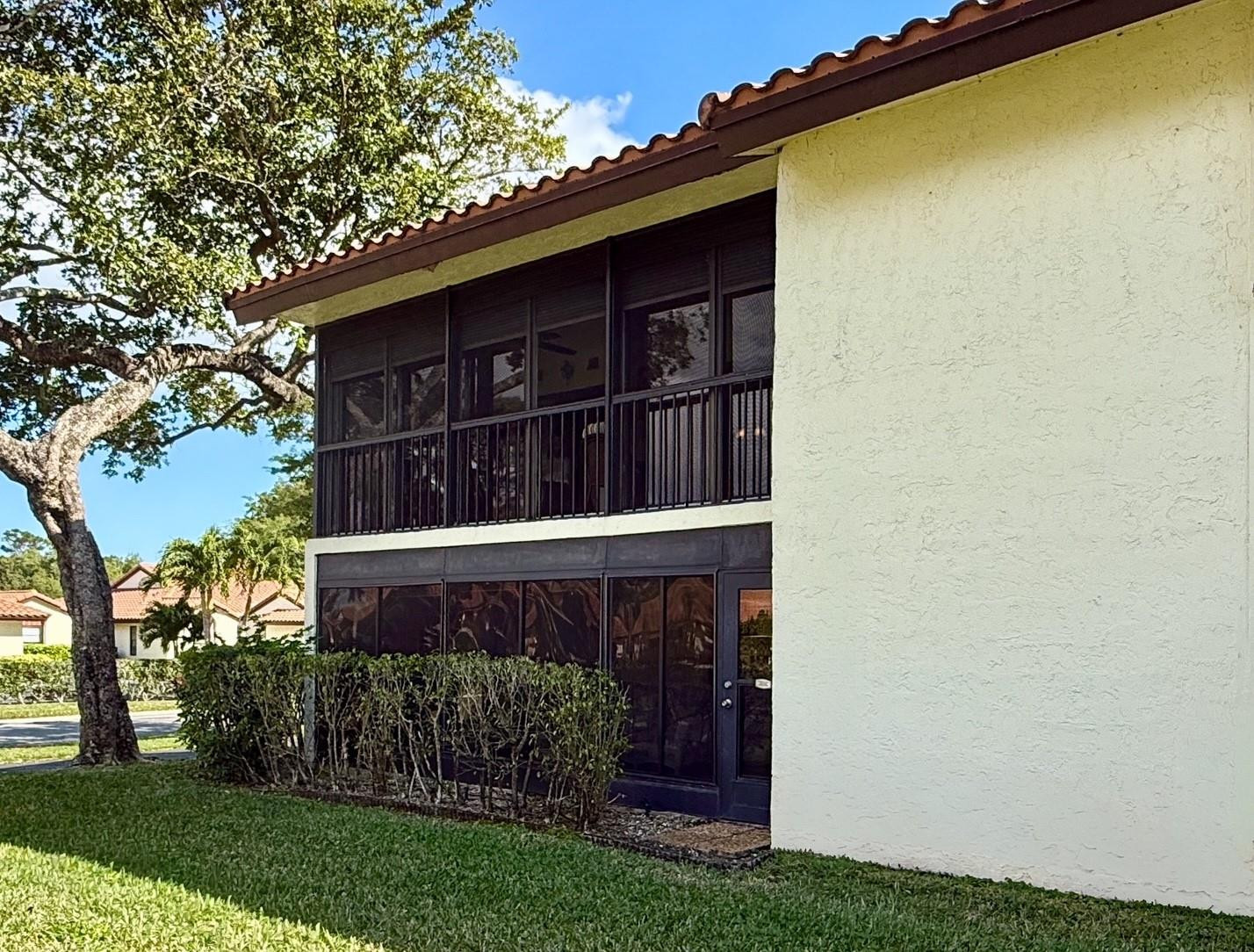 PALM CHASE - Residential