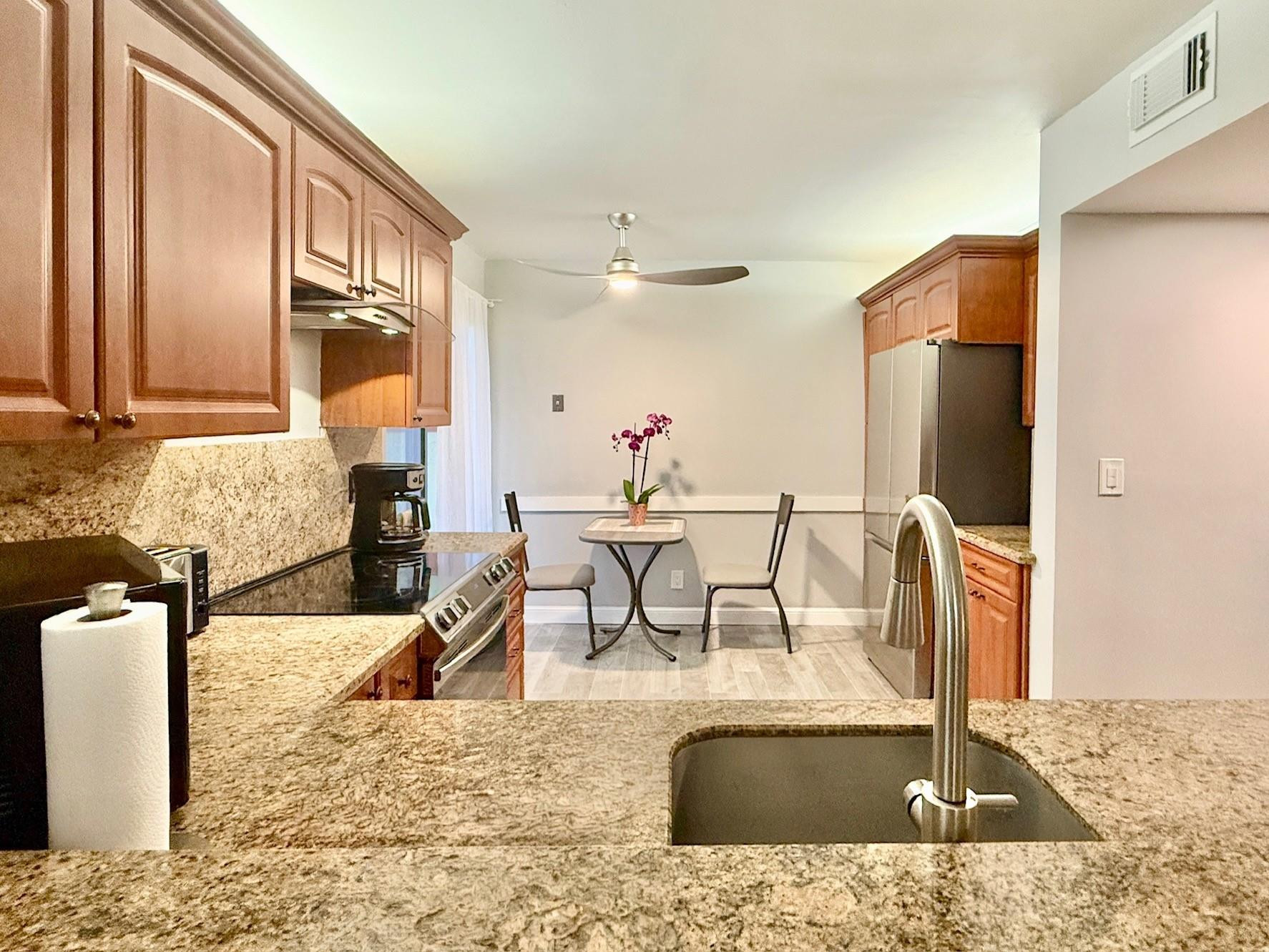 PALM CHASE - Residential