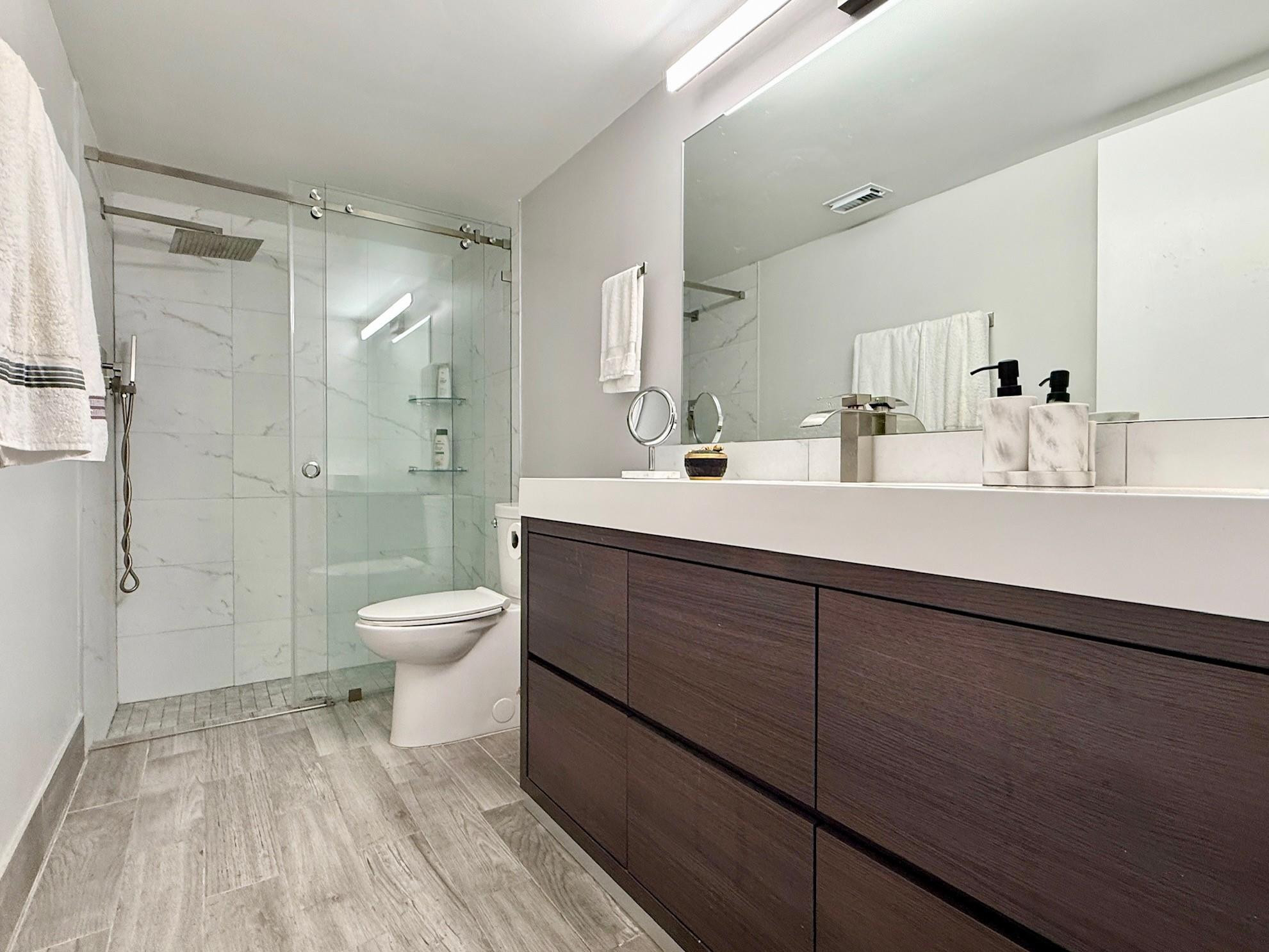 PALM CHASE - Residential