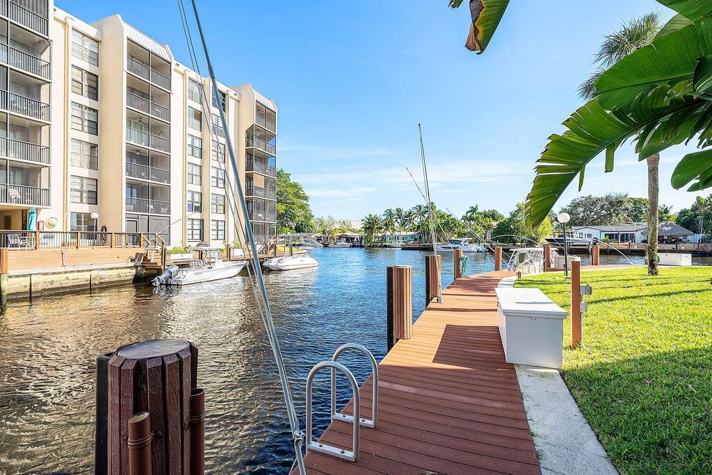 Photo of 18 Royal Palm Way #109, Boca Raton, FL 33432 (MLS # R11146365)