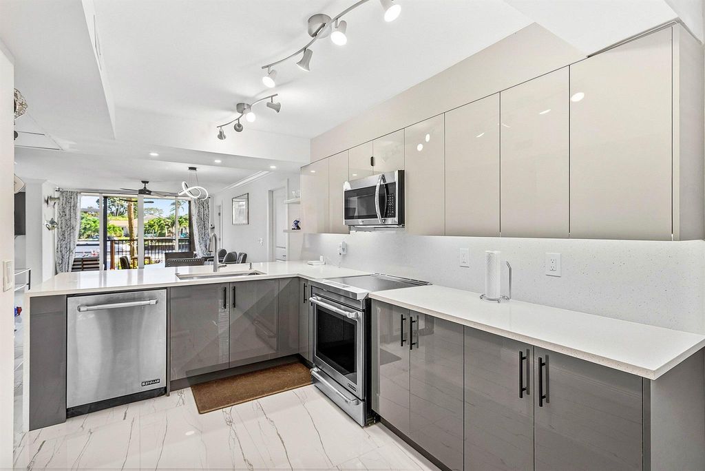 Photo of 18 Royal Palm Way #109, Boca Raton, FL 33432 (MLS # R11146365)