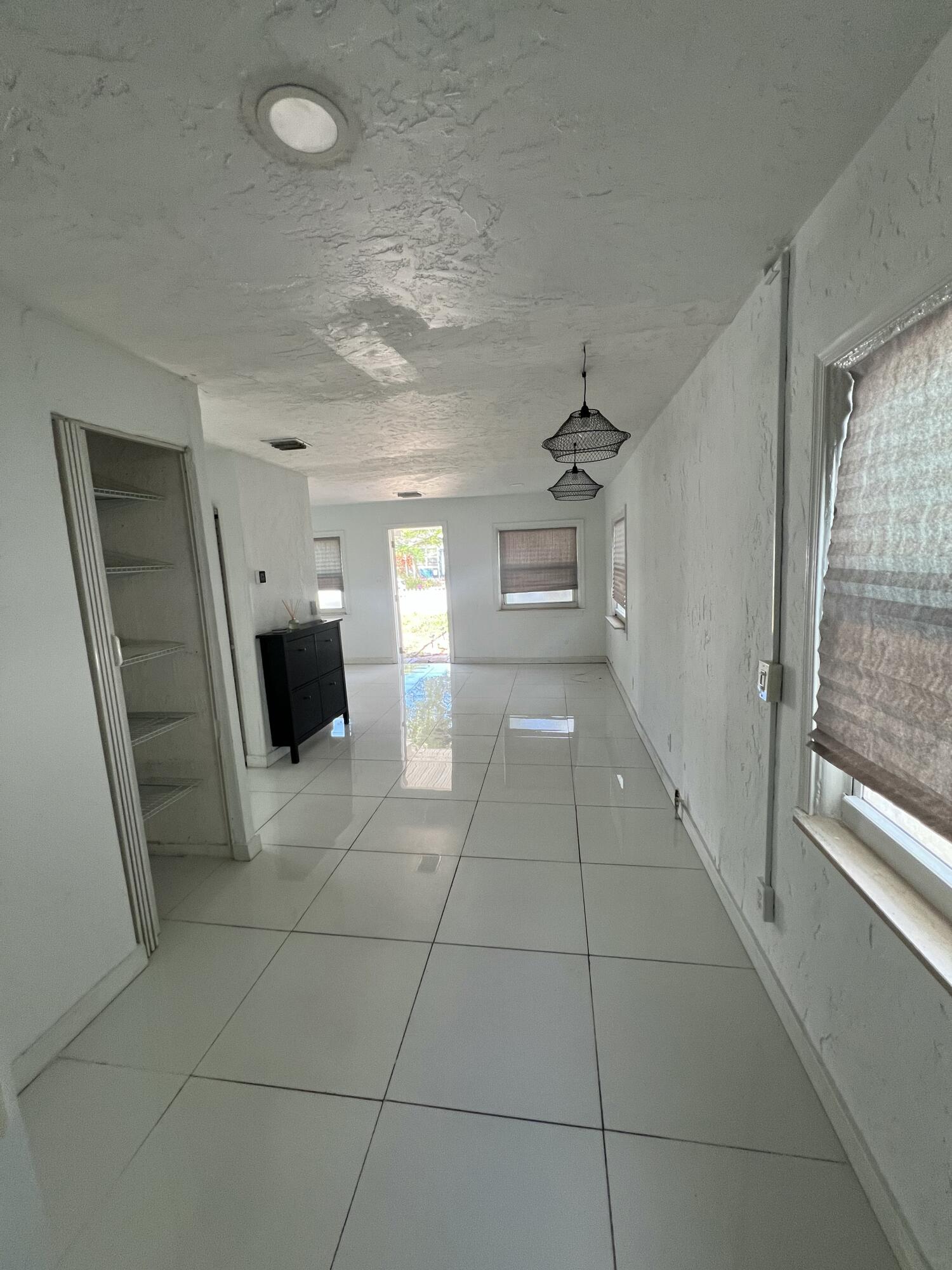 LAKE WORTH TOWN OF - Residential