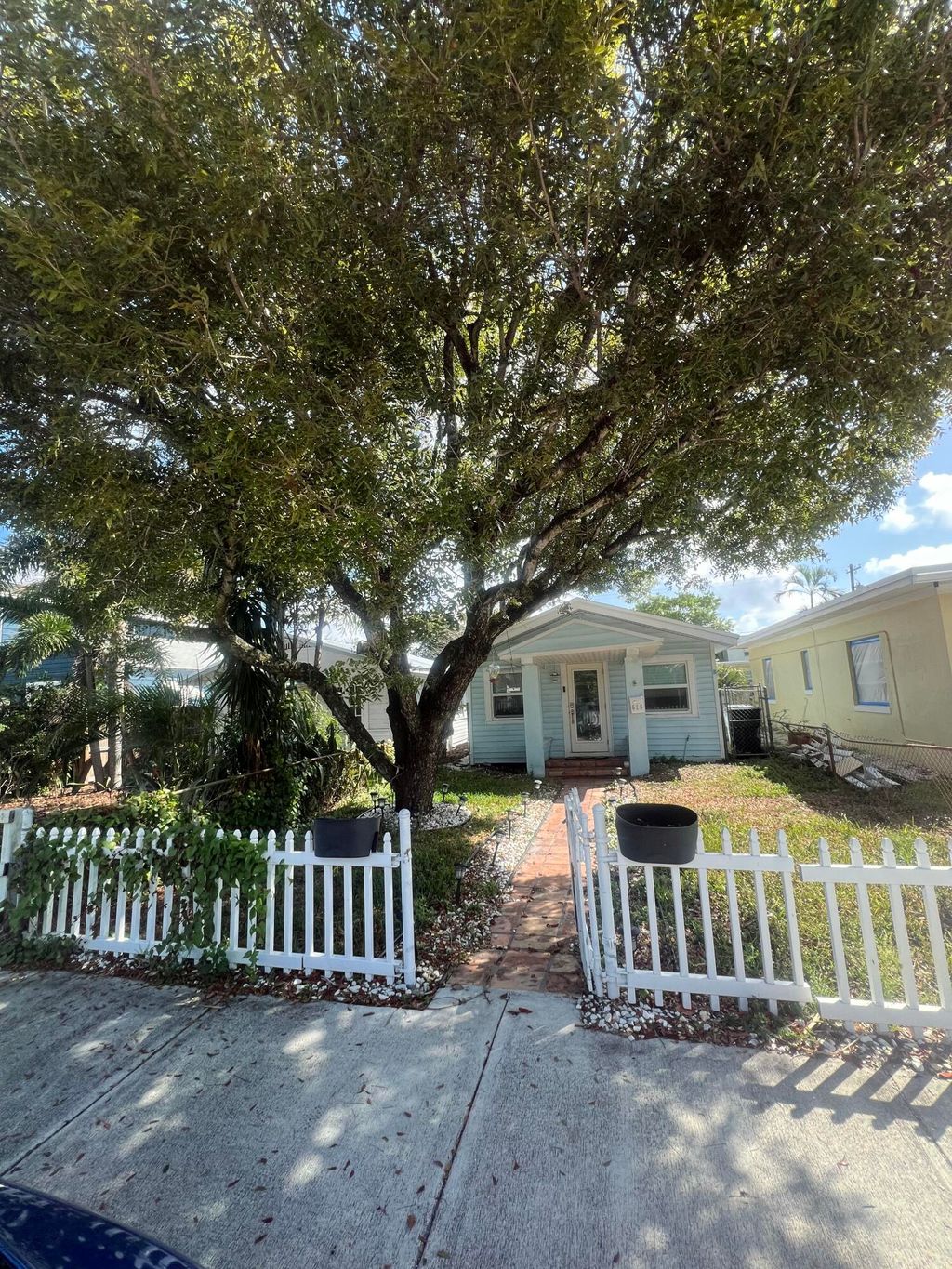 Photo of 616 N K Street, Lake Worth Beach, FL 33460 (MLS # B26020687)