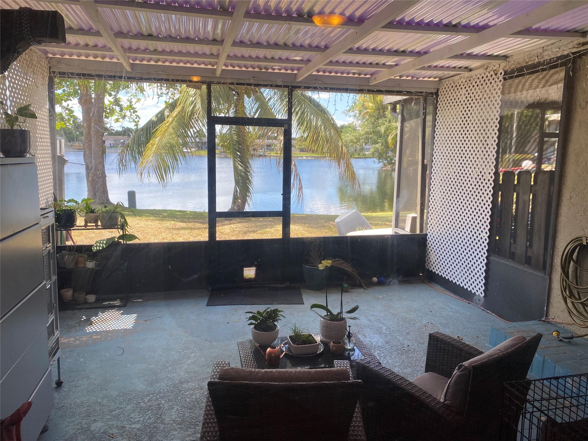 8902 Palm Tree Ln 8902