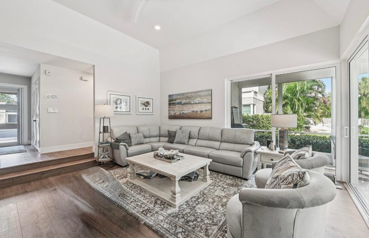 FORSYTH PARK CONDO - Residential