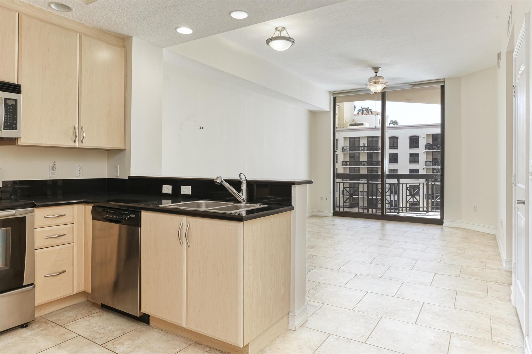 701 S Olive Avenue 1208, West Palm Beach, FL, 33401/$599,000 2 701 S Olive Avenue 1208